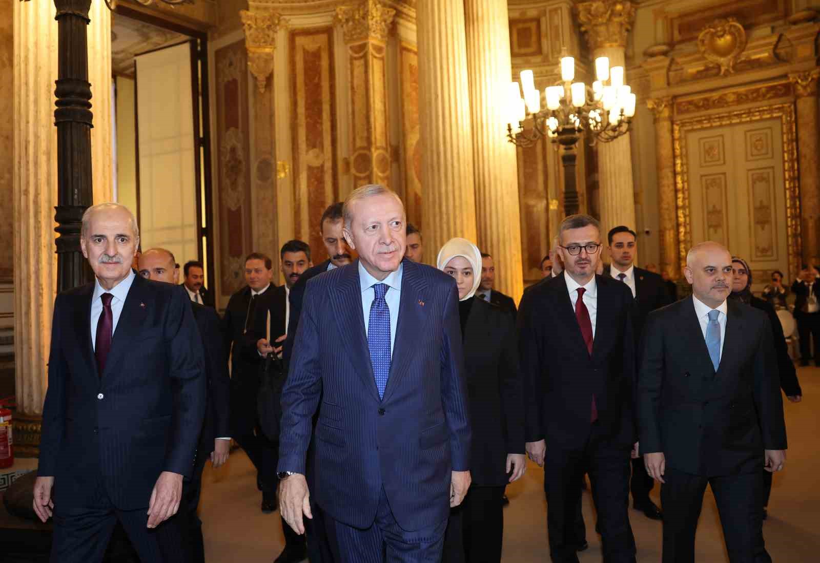 Cumhurbaşkanı Erdoğan: "Diplomasi ve müzakerenin yerini füze ve bombaların aldığı böyle bir ortamda kimse güvende değildir"
Cumhurbaşkanı Erdoğan: "Diplomasi ve müzakerenin yerini füze ve bombaların aldığı böyle bir ortamda kimse güvende değildir"