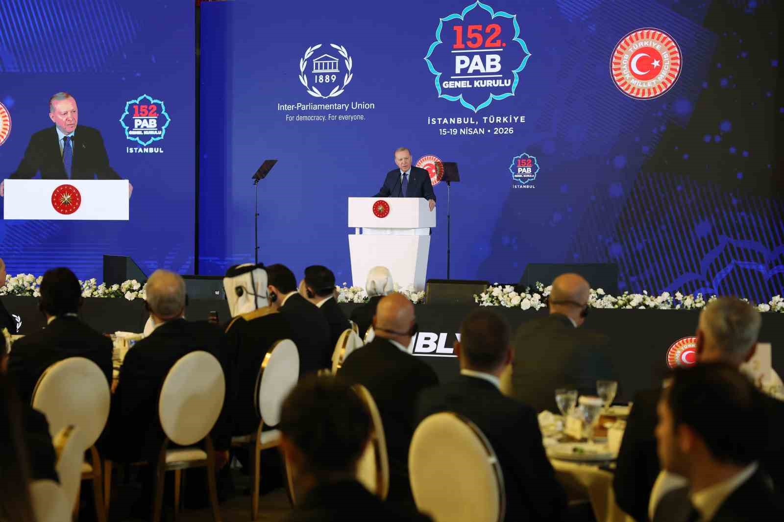 Cumhurbaşkanı Erdoğan: "Diplomasi ve müzakerenin yerini füze ve bombaların aldığı böyle bir ortamda kimse güvende değildir"
Cumhurbaşkanı Erdoğan: "Diplomasi ve müzakerenin yerini füze ve bombaların aldığı böyle bir ortamda kimse güvende değildir"