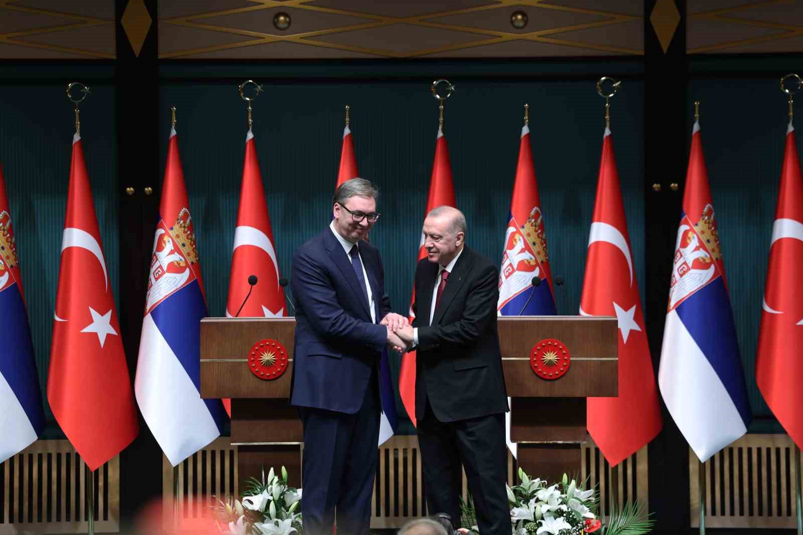 Cumhurbaşkanı Erdoğan: "Dünyada belirsizliğin arttığı dönemde Türkiye olarak çevremizde ve ötesinde barışın ve huzurun tesisi için var gücümüzle çalışıyoruz"
