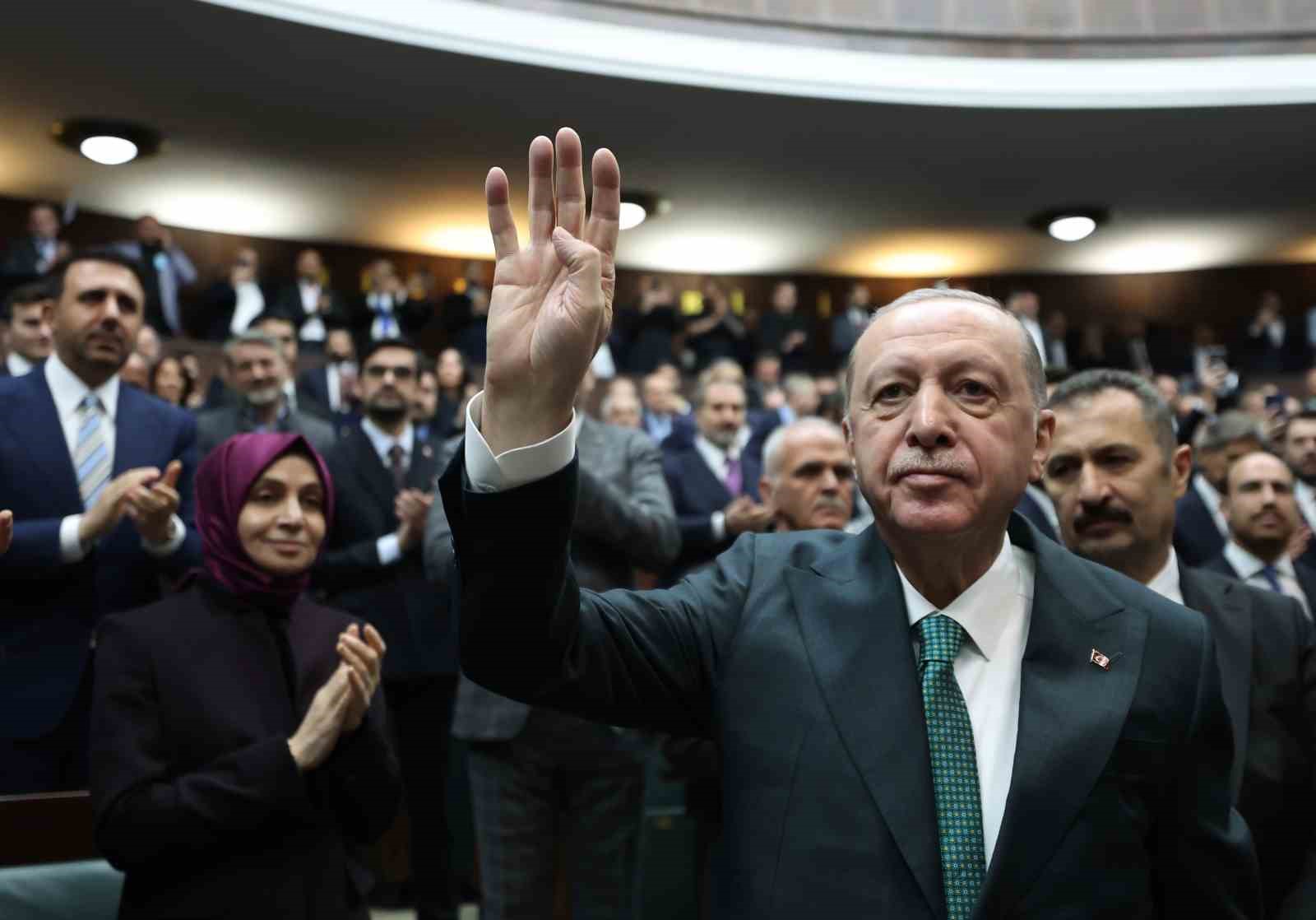 Cumhurbaşkanı Erdoğan: "Emeklilerimizin bu ayki emekli maaş ödemelerini öne çekerek 14 Mart’tan itibaren ödemeye başlıyoruz
