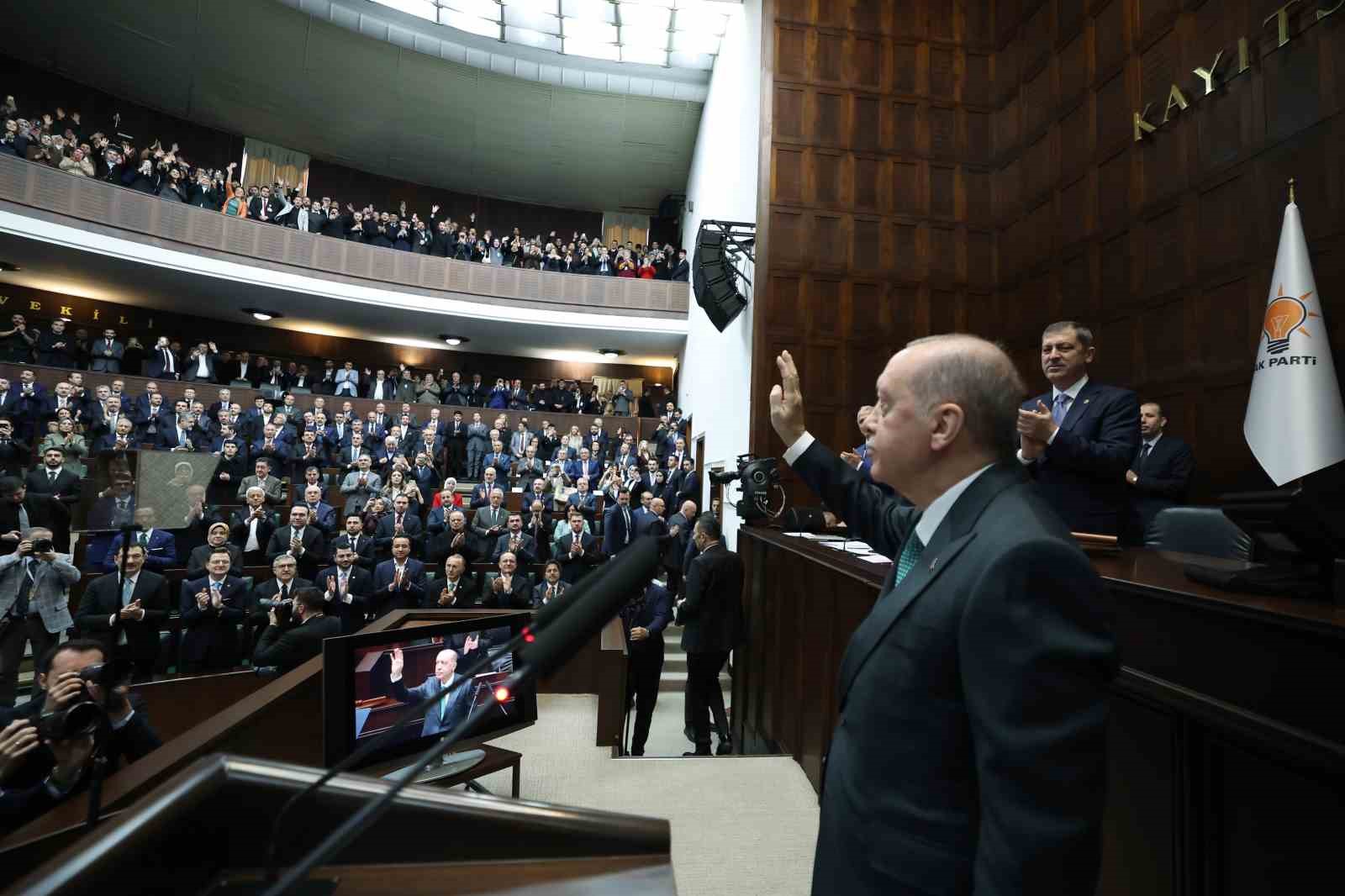 Cumhurbaşkanı Erdoğan: "Emeklilerimizin bu ayki emekli maaş ödemelerini öne çekerek 14 Mart’tan itibaren ödemeye başlıyoruz

