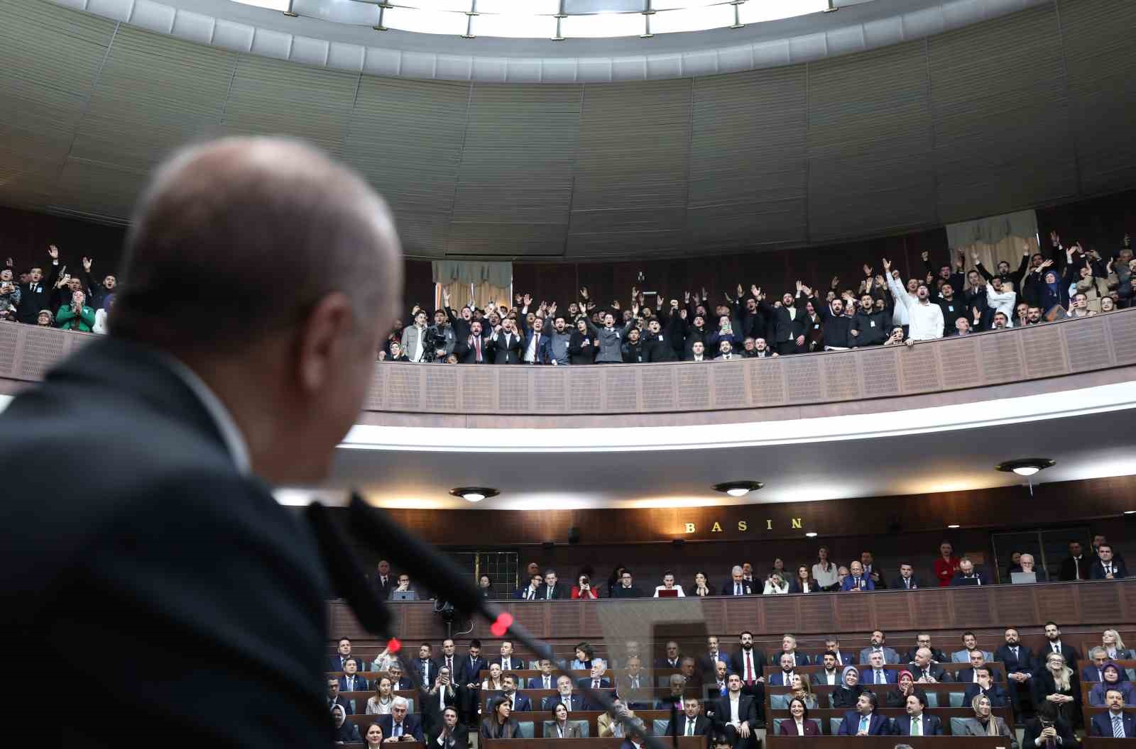 Cumhurbaşkanı Erdoğan: "Emeklilerimizin bu ayki emekli maaş ödemelerini öne çekerek 14 Mart’tan itibaren ödemeye başlıyoruz

