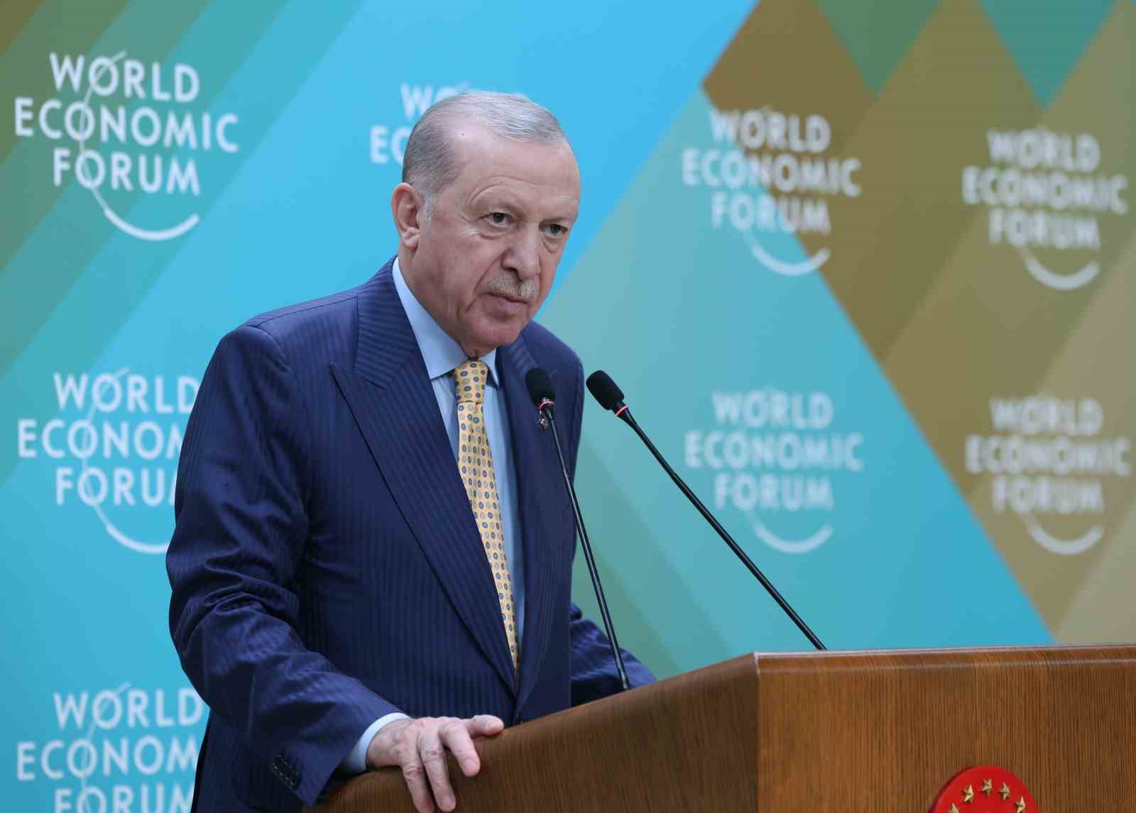 Cumhurbaşkanı Erdoğan: "Enerji piyasalarında üretim, bilişim, ulaşım ve ticaret ağlarının işleyişine kadar geniş bir alanda savaşın olumsuz etkilerini tüm dünya hissediyor"
