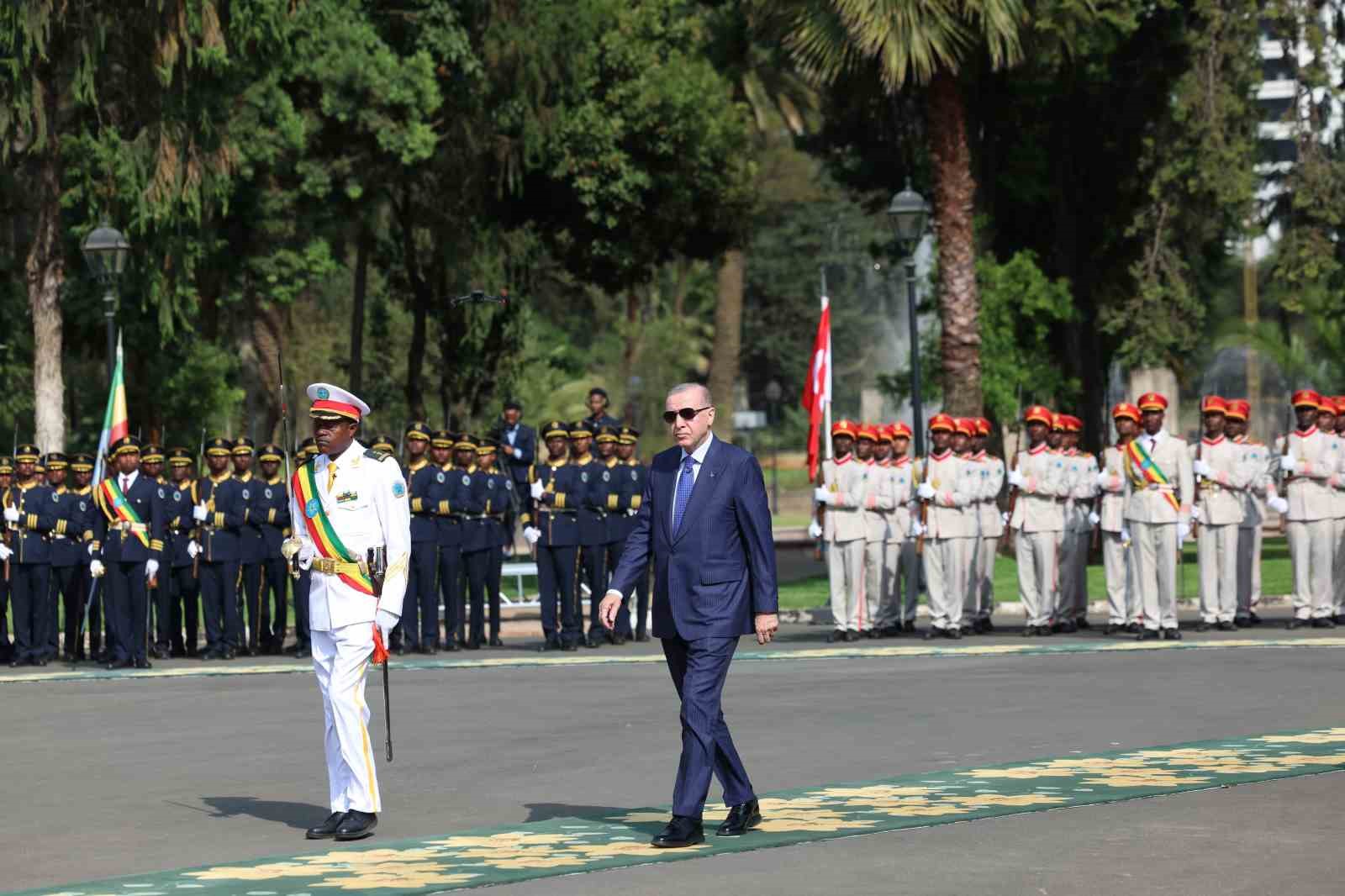 Cumhurbaşkanı Erdoğan, Etiyopya’da resmi törenle karşılandı
