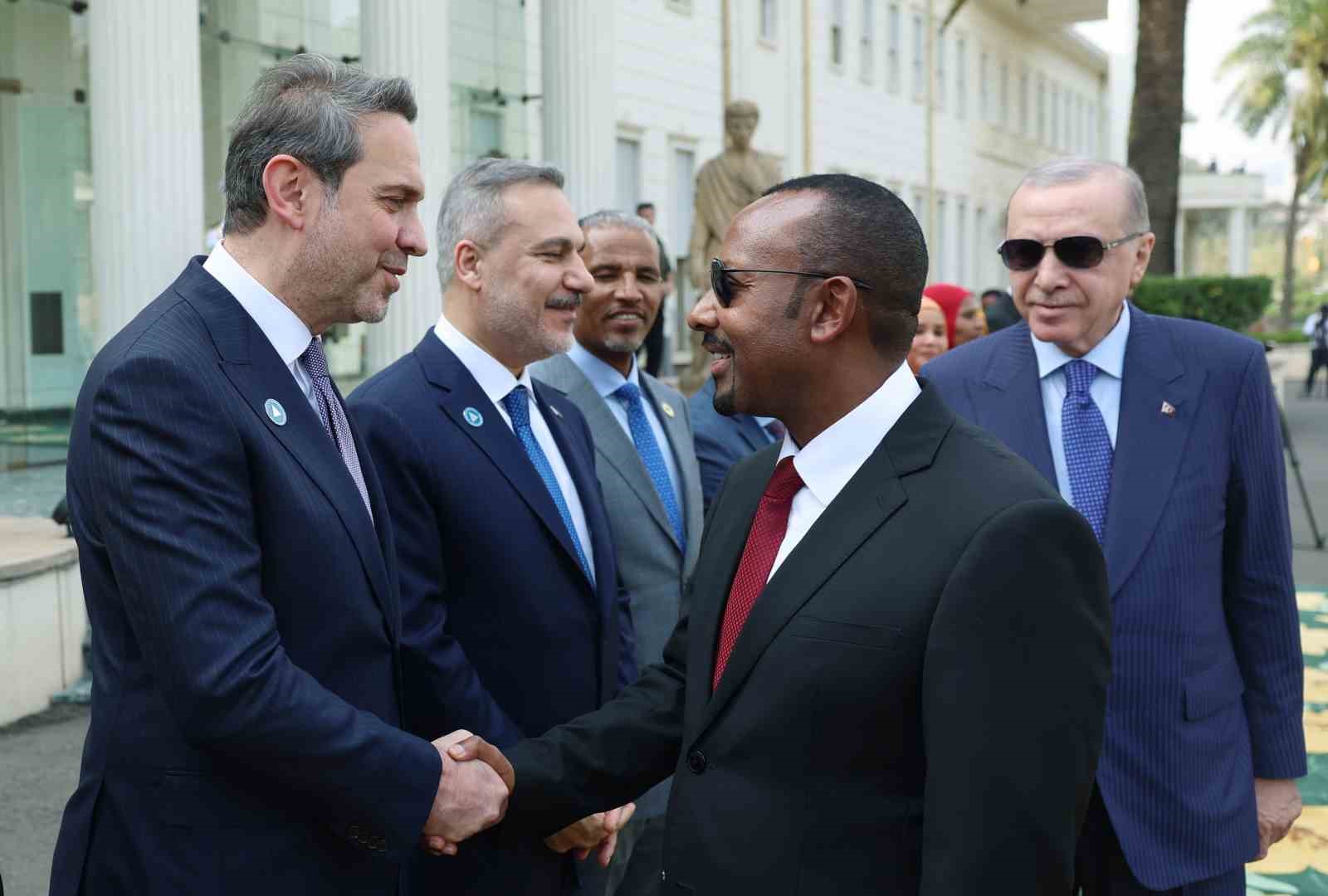 Cumhurbaşkanı Erdoğan, Etiyopya’da resmi törenle karşılandı
