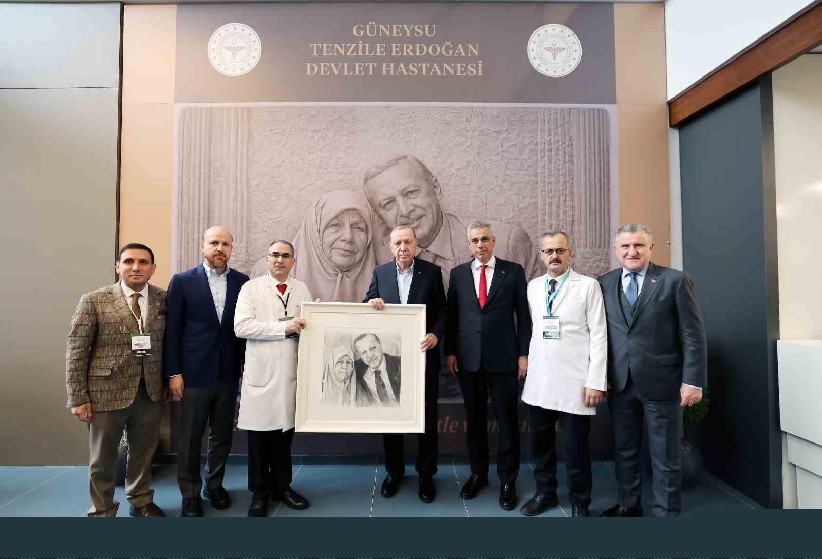 Cumhurbaşkanı Erdoğan: "Etrafımızda füzeler uçuşuyor ama ana muhalefetin umurunda bile değil"
Cumhurbaşkanı Erdoğan: "Etrafımızda füzeler uçuşuyor ama ana muhalefetin umurunda bile değil"