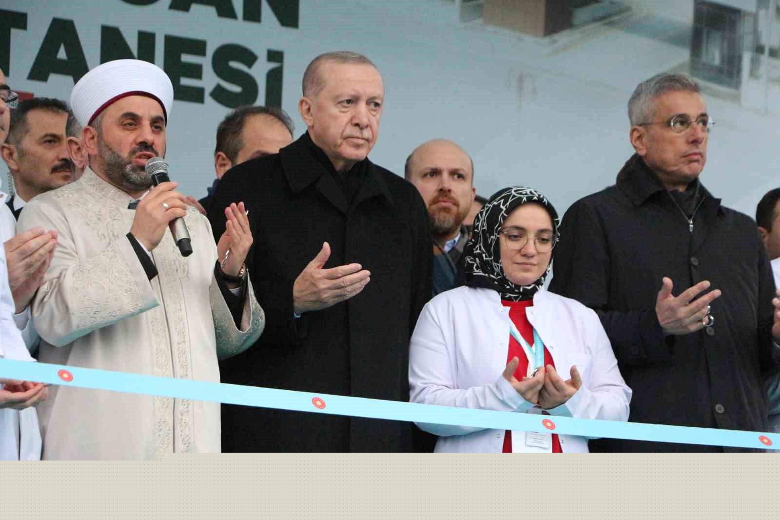 Cumhurbaşkanı Erdoğan: "Etrafımızda füzeler uçuşuyor ama ana muhalefetin umurunda bile değil"
Cumhurbaşkanı Erdoğan: "Etrafımızda füzeler uçuşuyor ama ana muhalefetin umurunda bile değil"