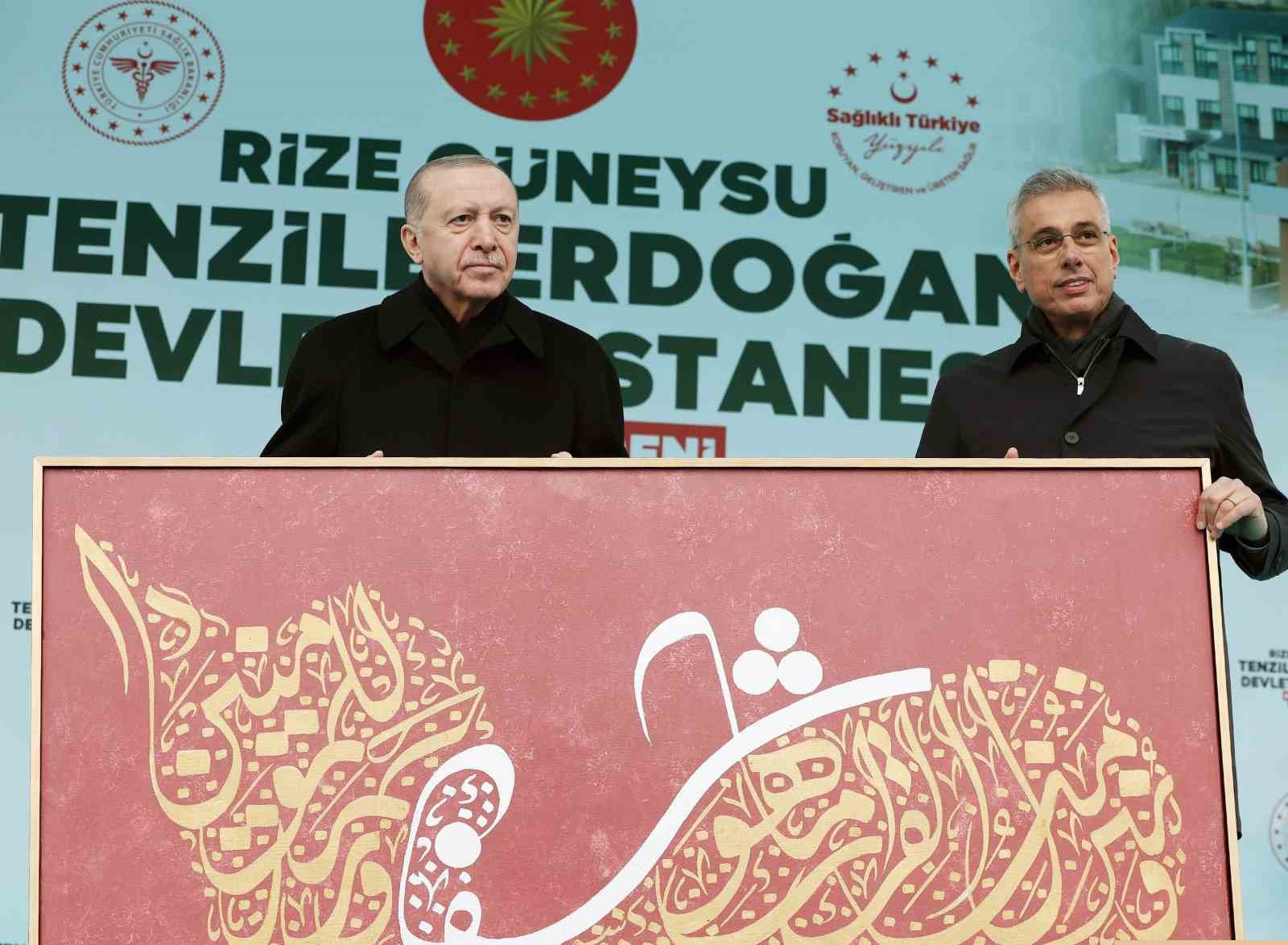 Cumhurbaşkanı Erdoğan: "Etrafımızda füzeler uçuşuyor ama ana muhalefetin umurunda bile değil"
Cumhurbaşkanı Erdoğan: "Etrafımızda füzeler uçuşuyor ama ana muhalefetin umurunda bile değil"