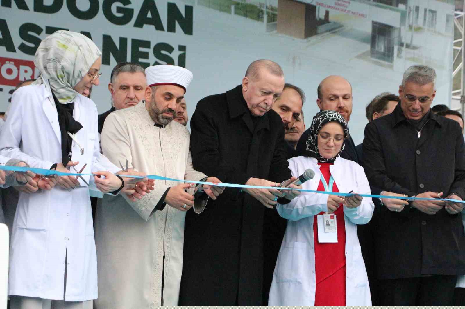 Cumhurbaşkanı Erdoğan: "Etrafımızda füzeler uçuşuyor ama ana muhalefetin umurunda bile değil"
Cumhurbaşkanı Erdoğan: "Etrafımızda füzeler uçuşuyor ama ana muhalefetin umurunda bile değil"