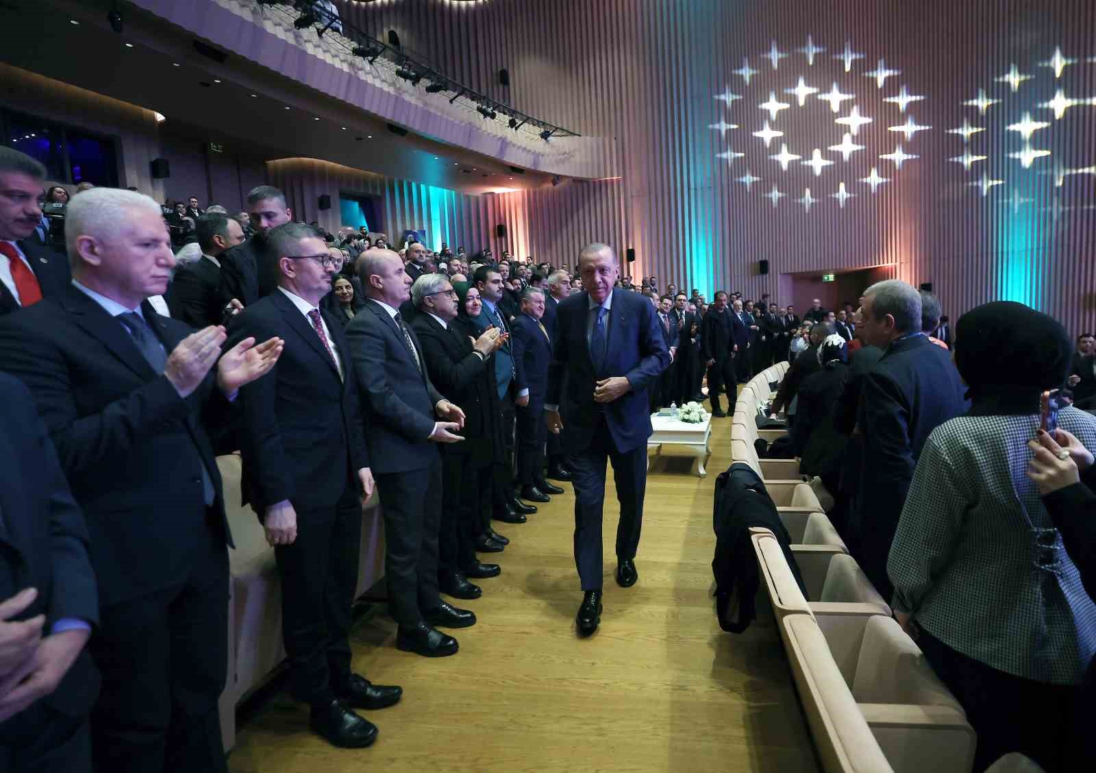 Cumhurbaşkanı Erdoğan: "Gazze’ye konteyner gönderelim diyoruz; ancak Netanyahu denilen bu zalim bu çağrılara asla kulak asmıyor"
