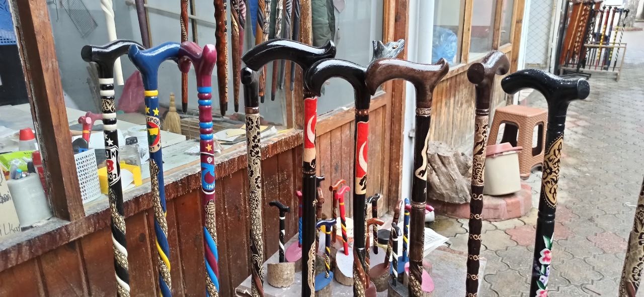 Cumhurbaşkanı Erdoğan hediye etti, asaletin simgesi Devrek bastonu yeniden gündem oldu
