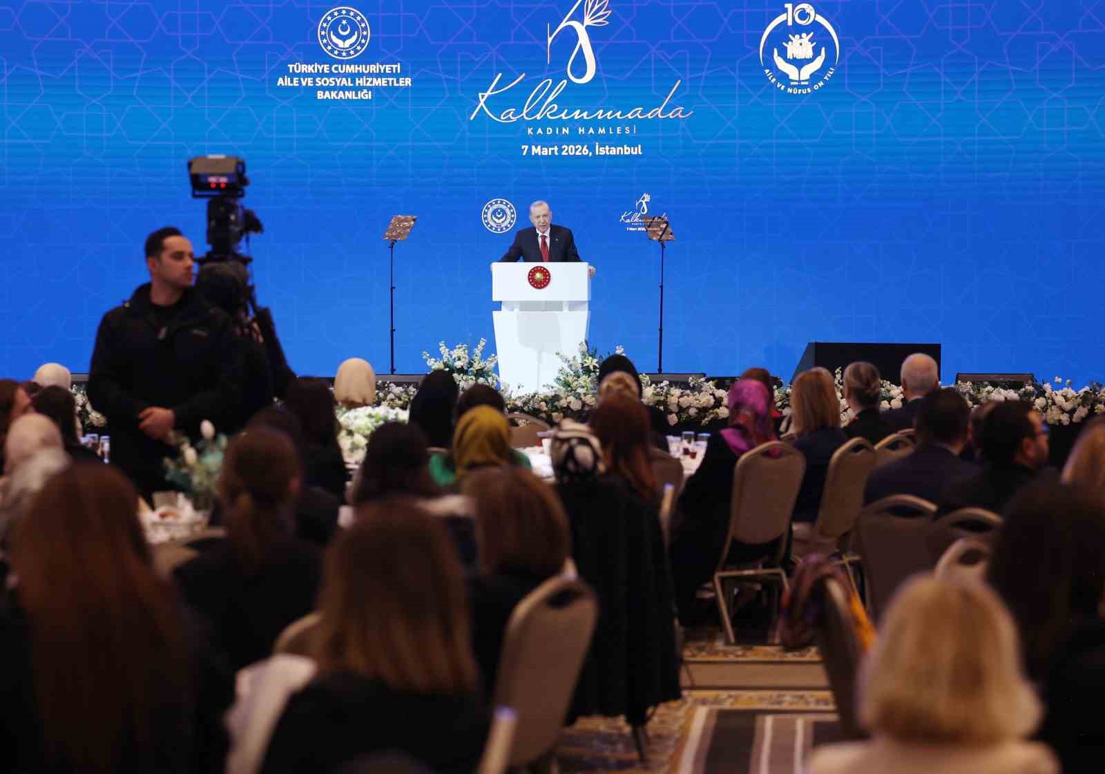 Cumhurbaşkanı Erdoğan: "Her kim, kadına ve çocuğa şiddet uyguluyorsa, zulmediyorsa insanlıktan nasibini almamış demektir"
