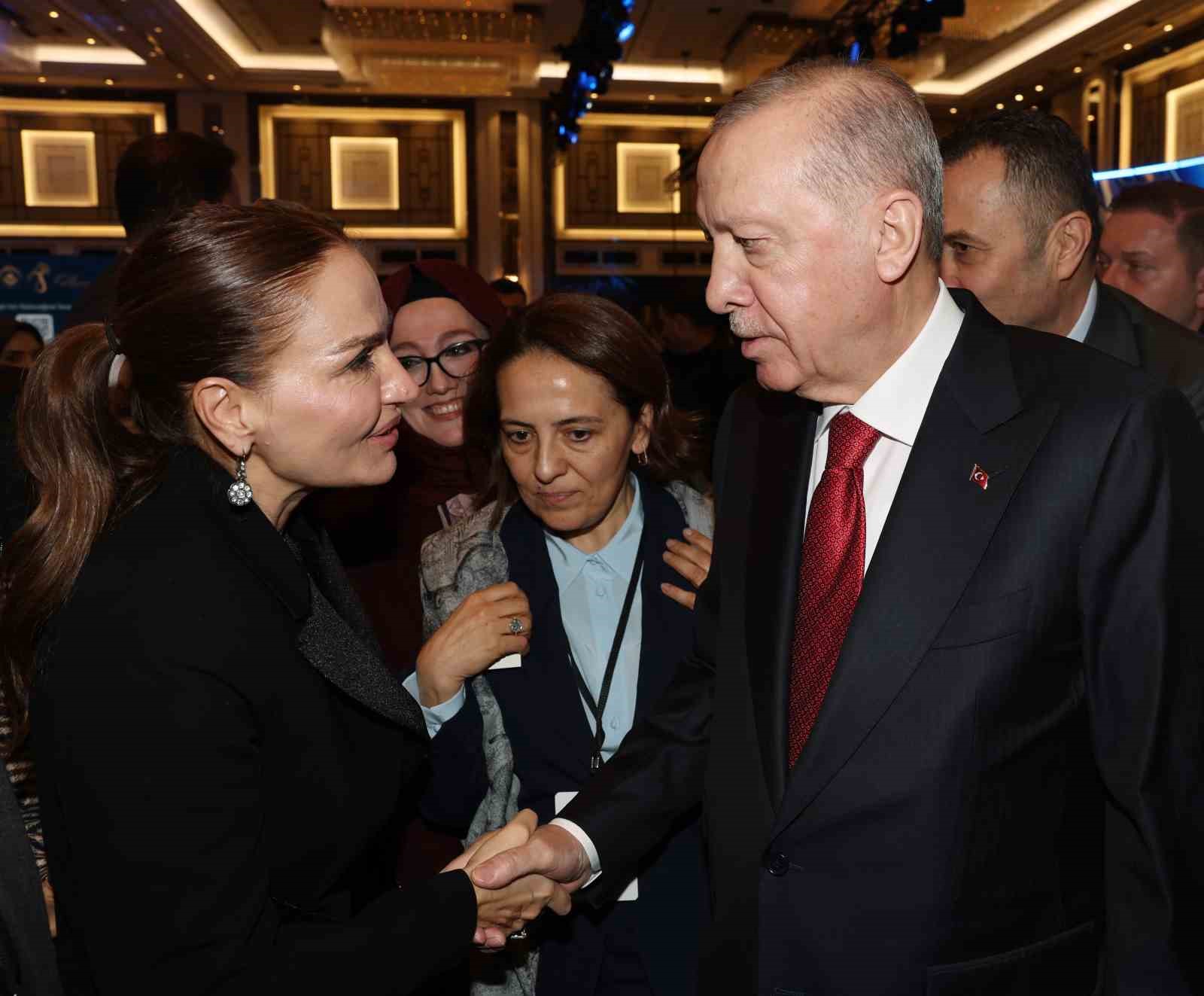 Cumhurbaşkanı Erdoğan: "Her kim, kadına ve çocuğa şiddet uyguluyorsa, zulmediyorsa insanlıktan nasibini almamış demektir"
