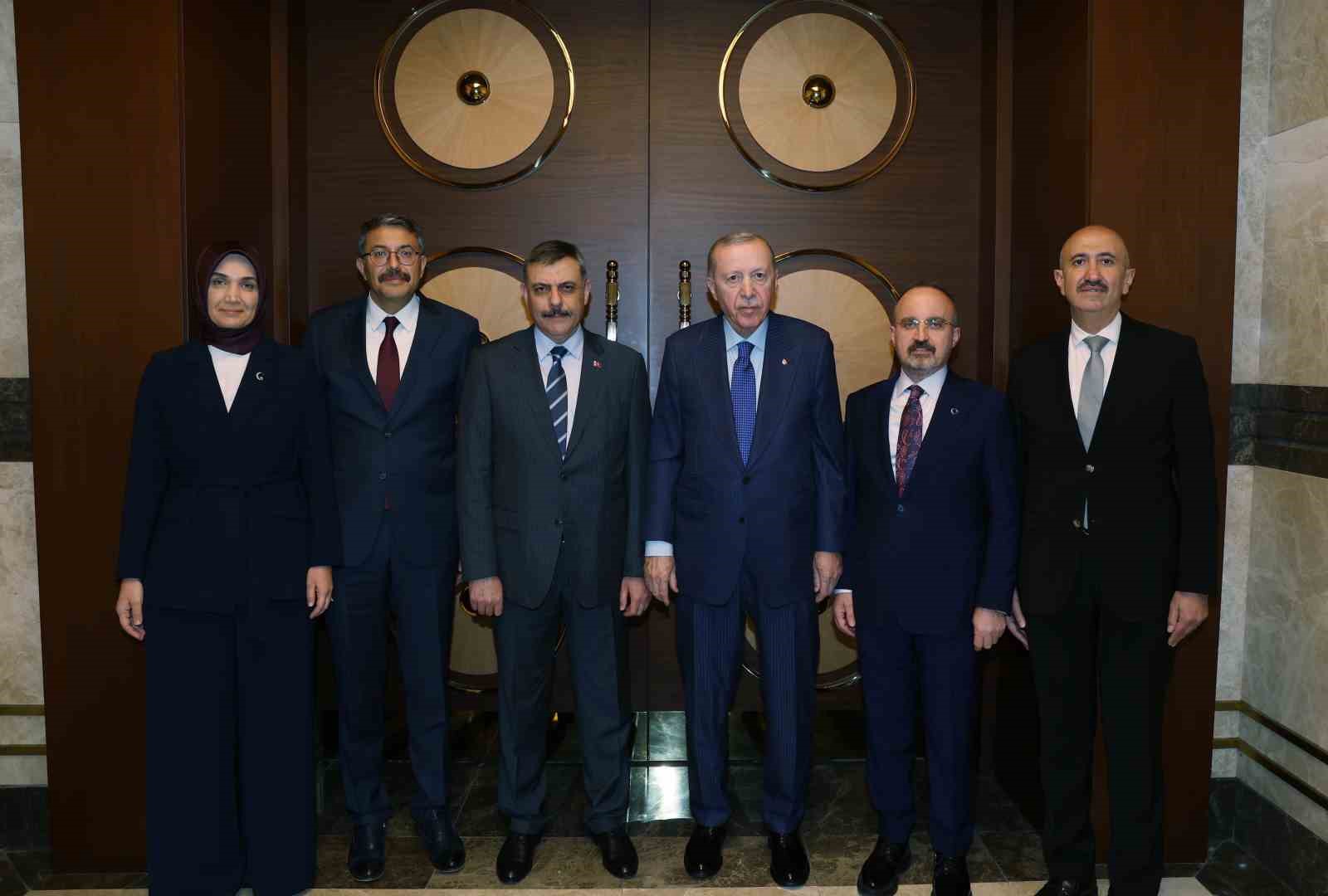 Cumhurbaşkanı Erdoğan: "Her oyunu bozacak, her komployu boşa çıkaracak hazırlığımız var"
