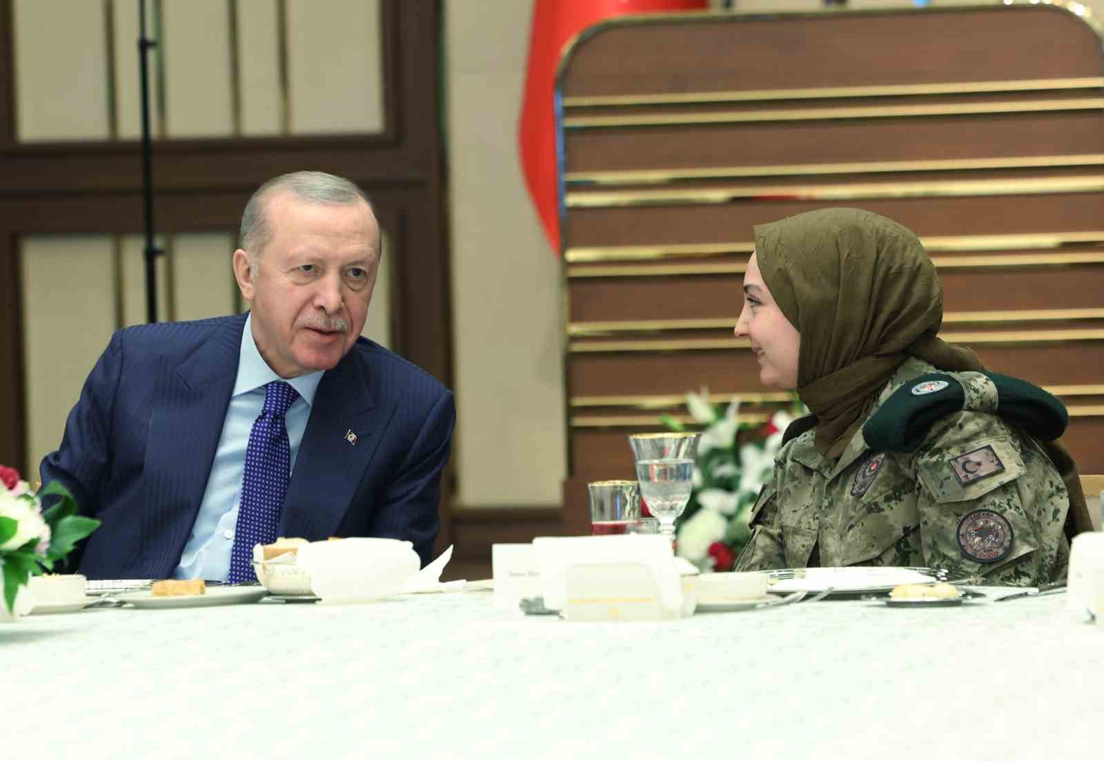 Cumhurbaşkanı Erdoğan: "Her oyunu bozacak, her komployu boşa çıkaracak hazırlığımız var"
