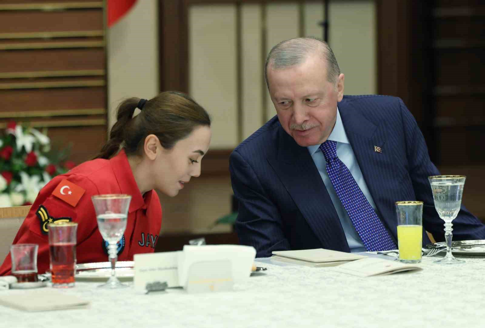 Cumhurbaşkanı Erdoğan: "Her oyunu bozacak, her komployu boşa çıkaracak hazırlığımız var"
