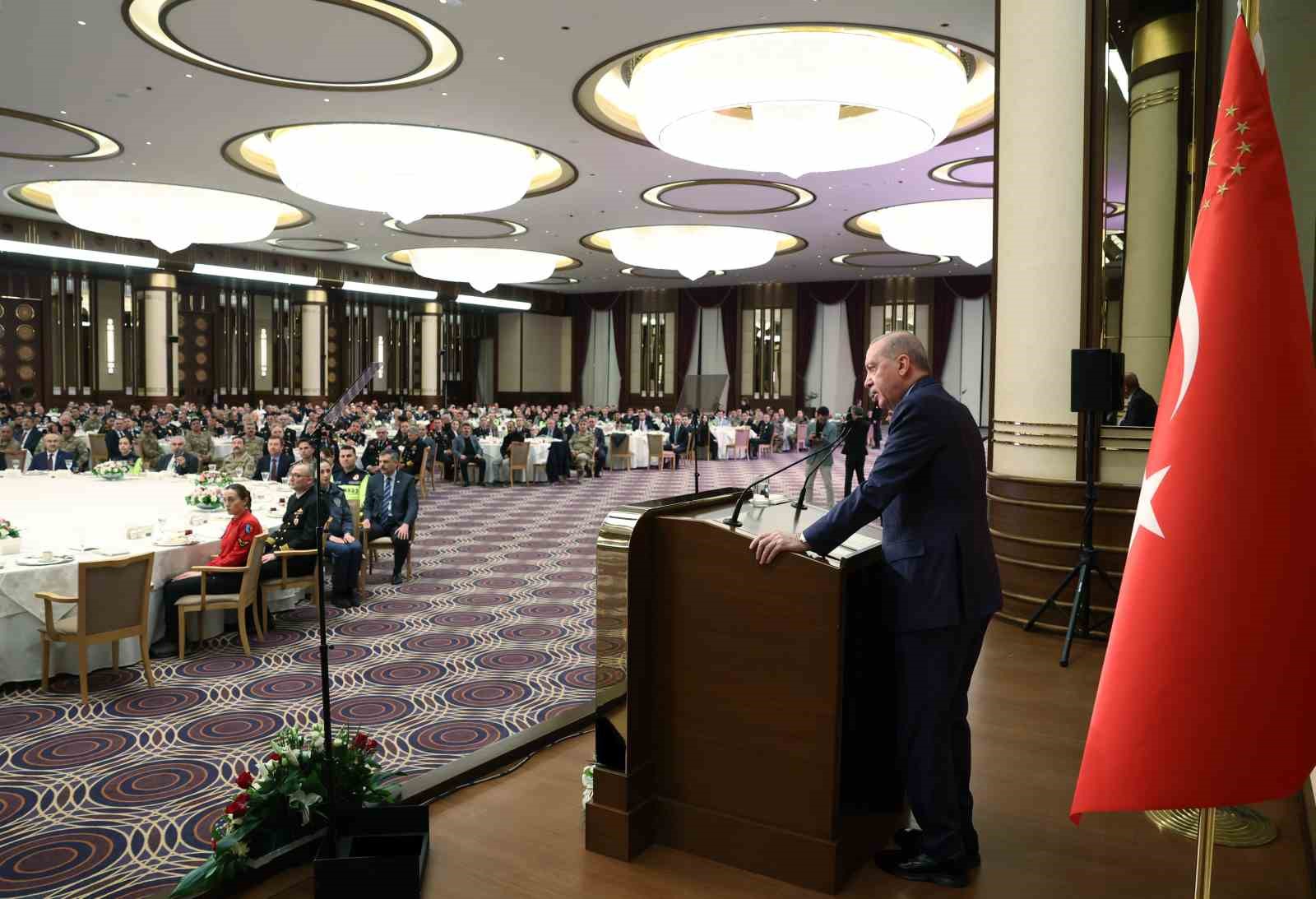 Cumhurbaşkanı Erdoğan: "Her oyunu bozacak, her komployu boşa çıkaracak hazırlığımız var"
