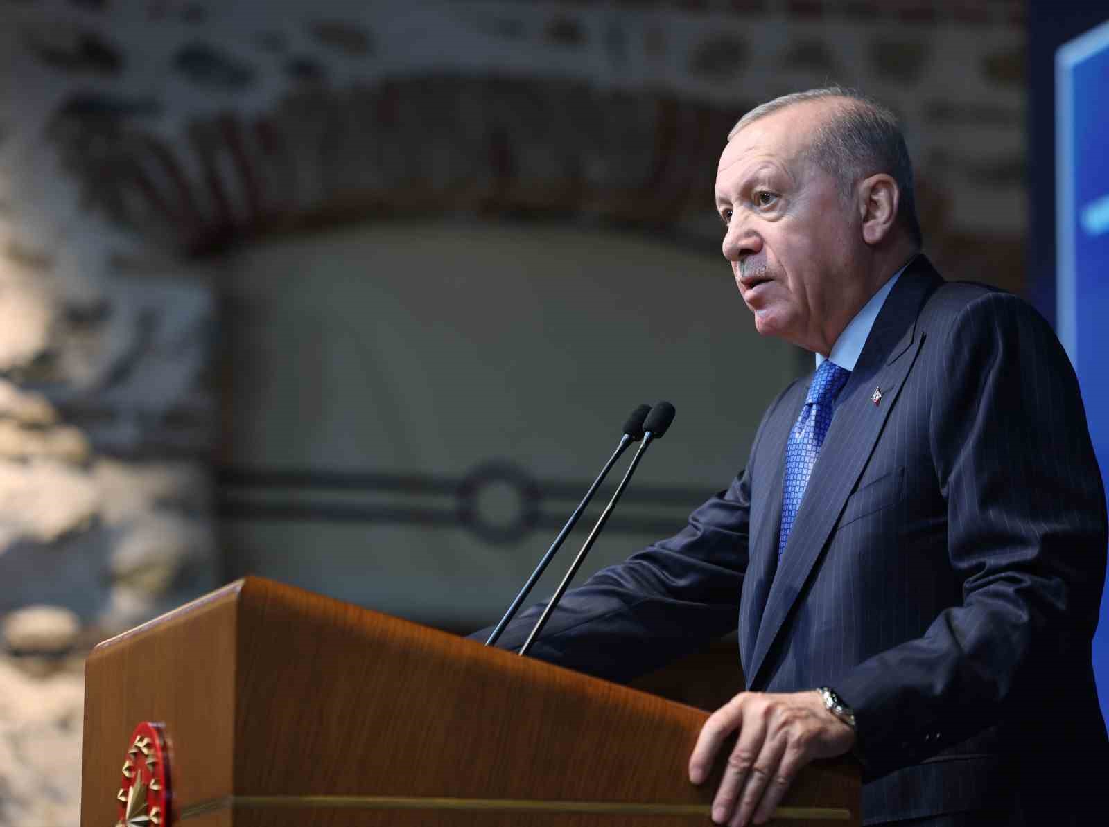 Cumhurbaşkanı Erdoğan: "İmalatçı ihracatçılarımızda vergiyi yüzde 9’a indiriyoruz"
