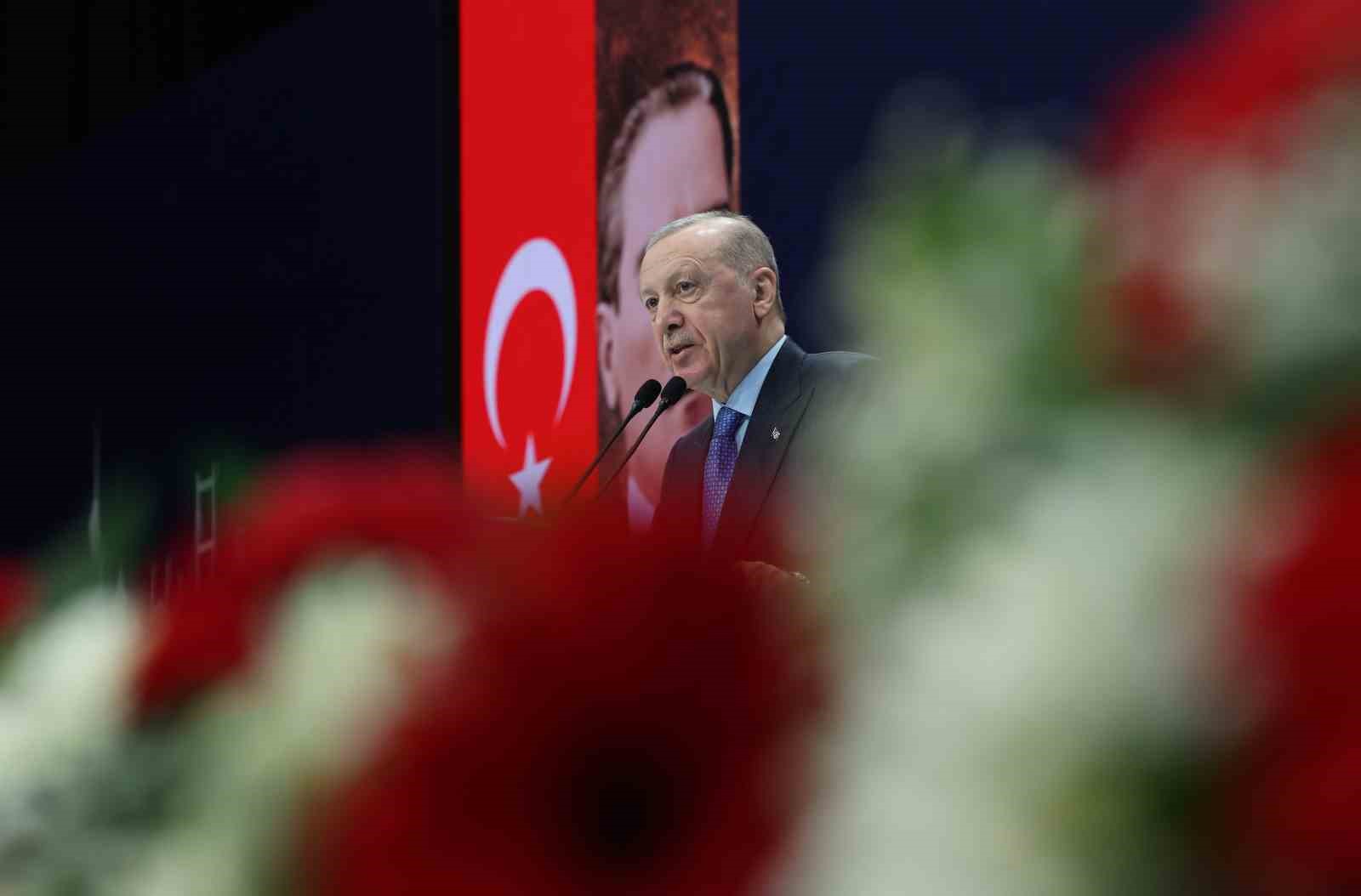 Cumhurbaşkanı Erdoğan: "İran’a yönelik Netanyahu’nun kışkırtmaları ile başlayan Amerika-İsrail saldırılarından üzüntü ve endişe duyuyoruz"
Cumhurbaşkanı Erdoğan: "İran’a yönelik Netanyahu’nun kışkırtmaları ile başlayan Amerika-İsrail saldırılarından üzüntü ve endişe duyuyoruz"