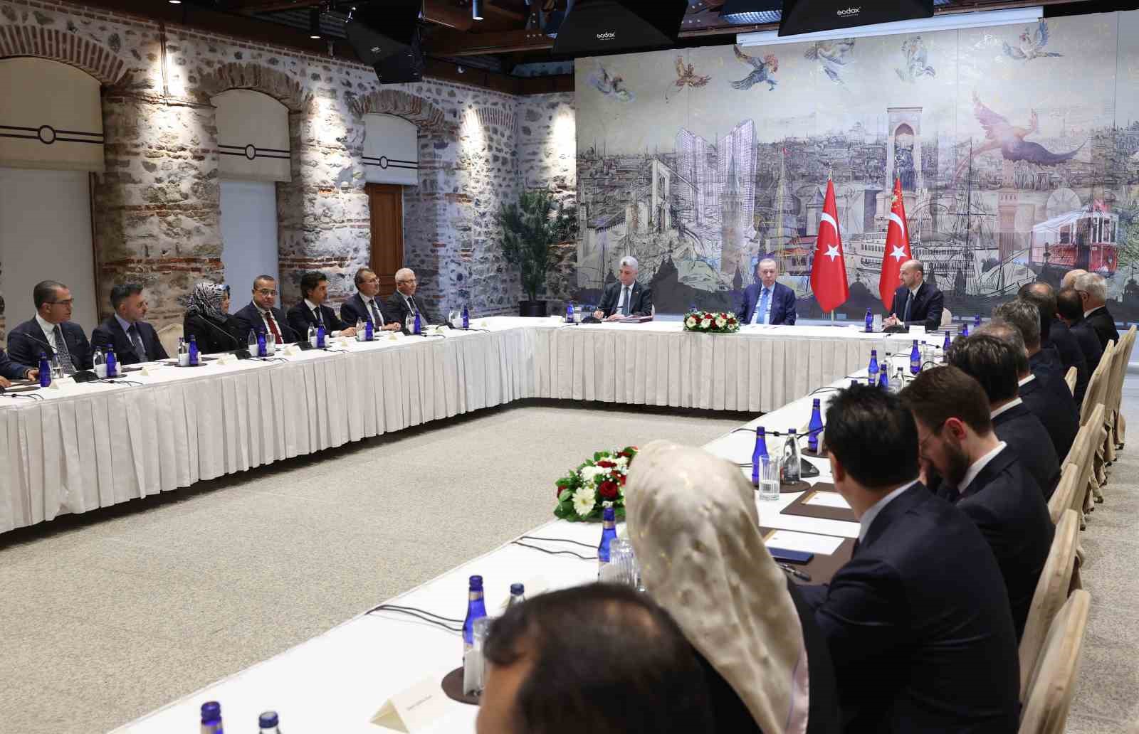 Cumhurbaşkanı Erdoğan, iş adamları heyetini kabul etti
