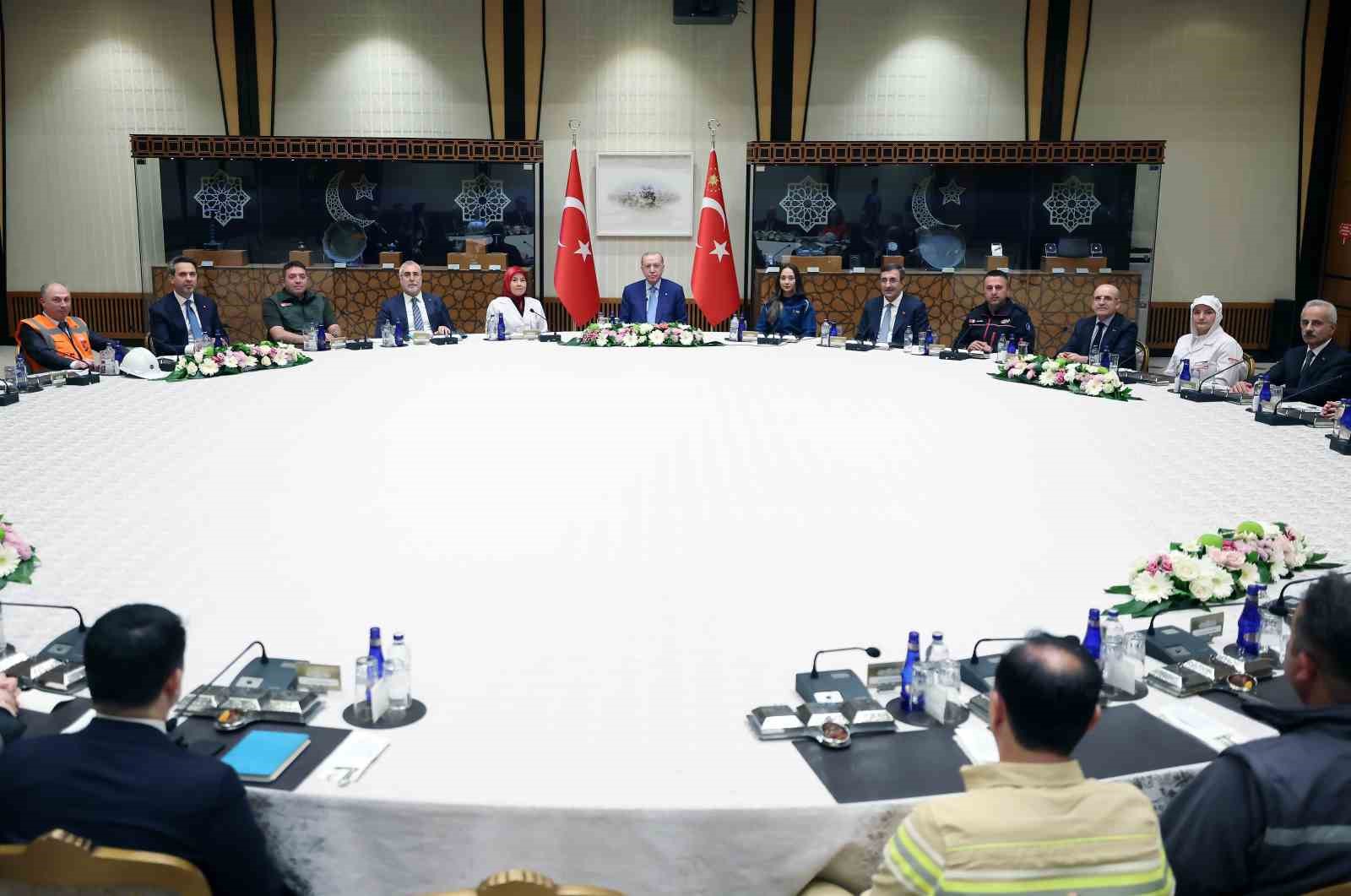 Cumhurbaşkanı Erdoğan, işçi ve işveren temsilcilerini kabul etti
