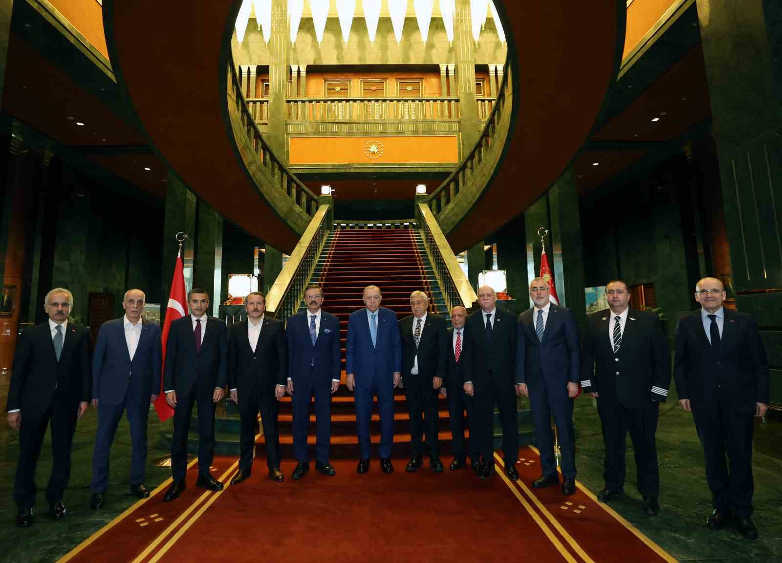 Cumhurbaşkanı Erdoğan, işçi ve işveren temsilcilerini kabul etti
