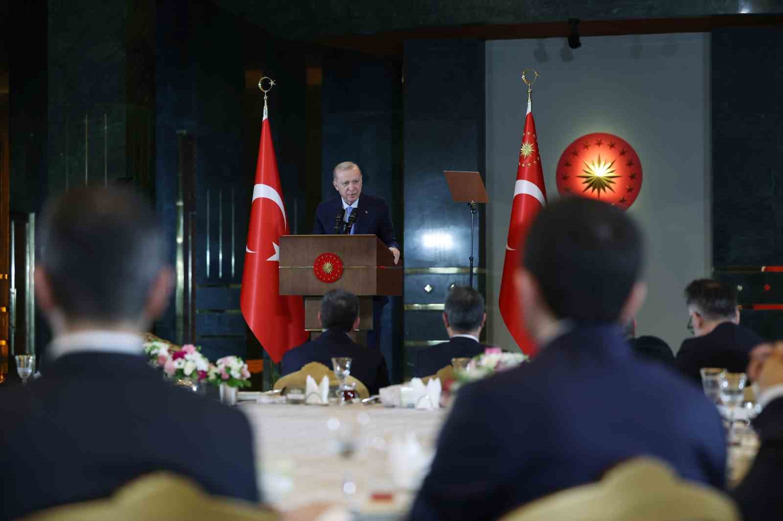 Cumhurbaşkanı Erdoğan: "İsrail; tamamen keyfi sebeplerle Mescid-i Aksa’yı 17 gündür Müslümanların ibadetine kapalı tutuyor"
