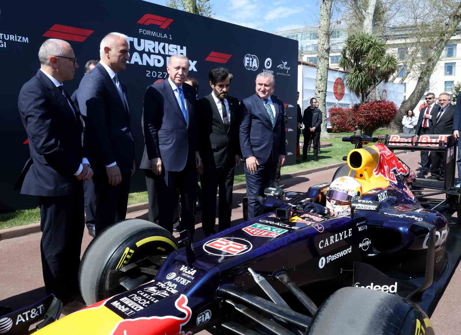 Cumhurbaşkanı Erdoğan: "İstanbul Park 5 dönem boyunca yarışlara ev sahipliği yapacak"
