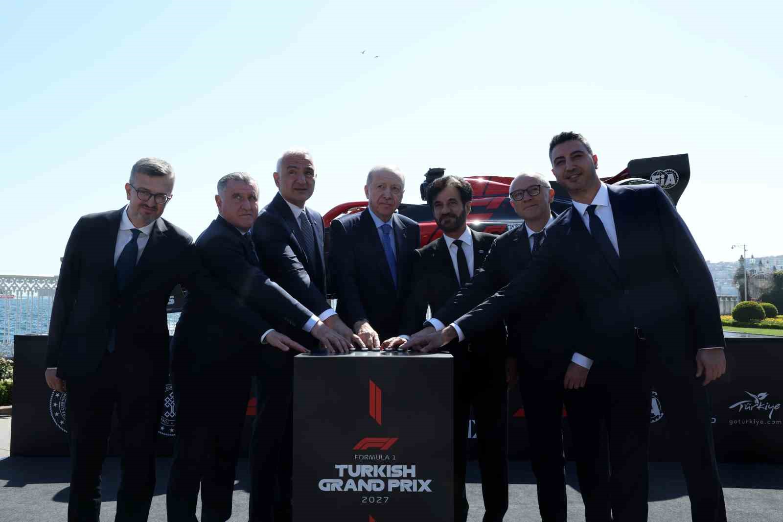 Cumhurbaşkanı Erdoğan: "İstanbul Park 5 dönem boyunca yarışlara ev sahipliği yapacak"
