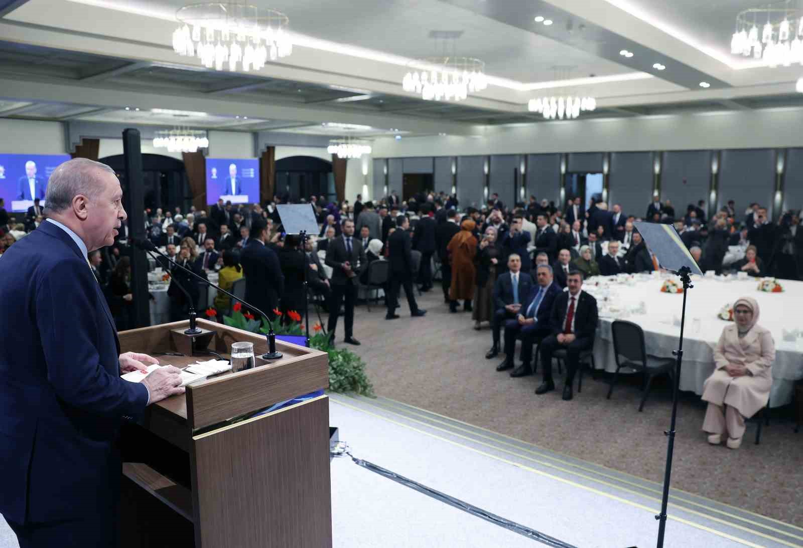 Cumhurbaşkanı Erdoğan: "Kan akmasın, gözyaşları dinsin, bölgemiz artık yıllardır hasretini çektiği kalıcı huzura kavuşsun istiyoruz"
