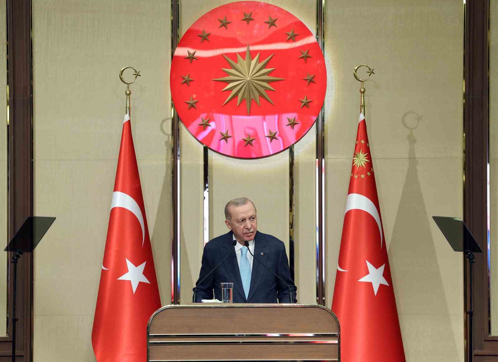 Cumhurbaşkanı Erdoğan: "Kıymetli öğretmenlerimize karşı şiddete toleransımız yoktur"
