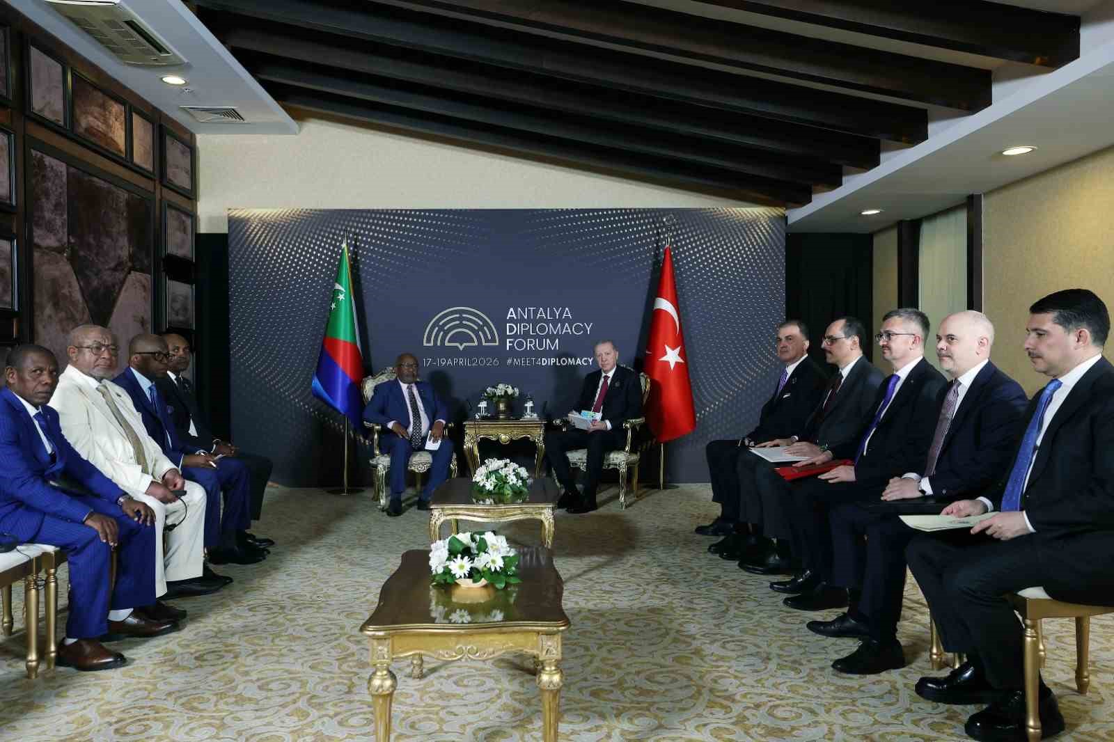 Cumhurbaşkanı Erdoğan Komorlar Birliği Cumhurbaşkanı Assoumani Azali ile görüştü
