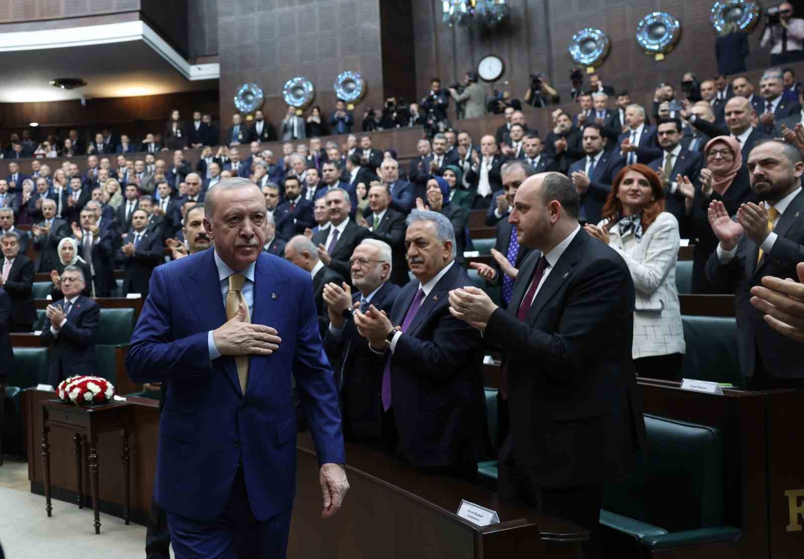 Cumhurbaşkanı Erdoğan: "Laiklik kavramının arkasına saklanmaktan vazgeçin" (1)
