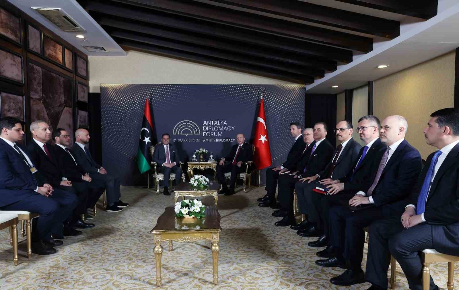 Cumhurbaşkanı Erdoğan, Libya Milli Birlik Hükümeti Başbakanı Abdülhamid Dibeybe ile bir araya geldi
