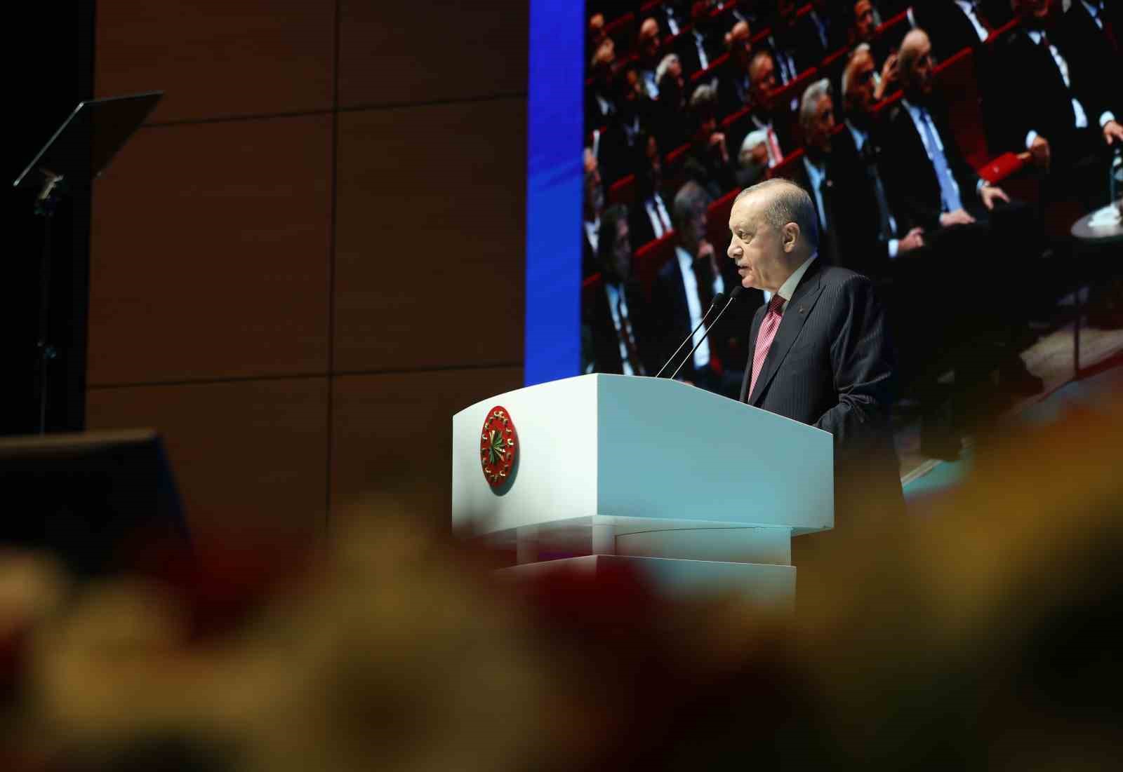 Cumhurbaşkanı Erdoğan: "Muhalefet bir avuç rant şebekesinin gündemine hapsoldu
