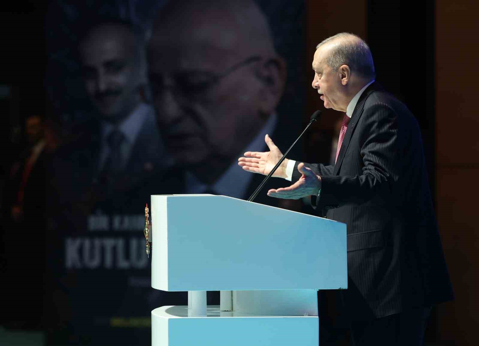 Cumhurbaşkanı Erdoğan: "Muhalefet bir avuç rant şebekesinin gündemine hapsoldu
