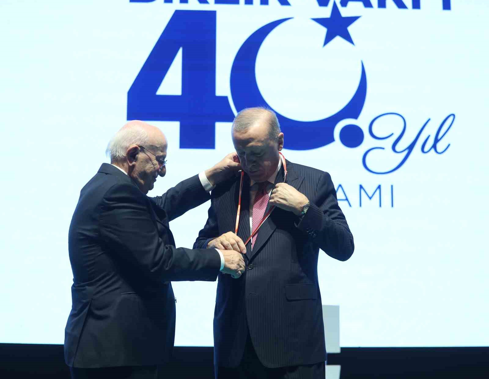 Cumhurbaşkanı Erdoğan: "Muhalefet bir avuç rant şebekesinin gündemine hapsoldu
