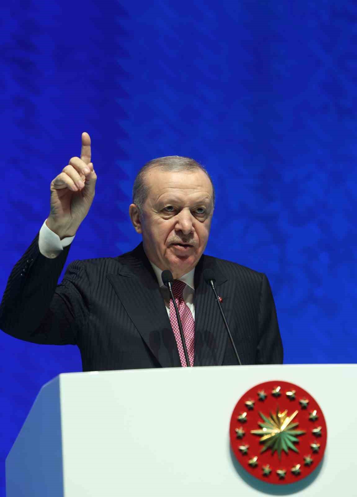 Cumhurbaşkanı Erdoğan: "Muhalefet bir avuç rant şebekesinin gündemine hapsoldu
