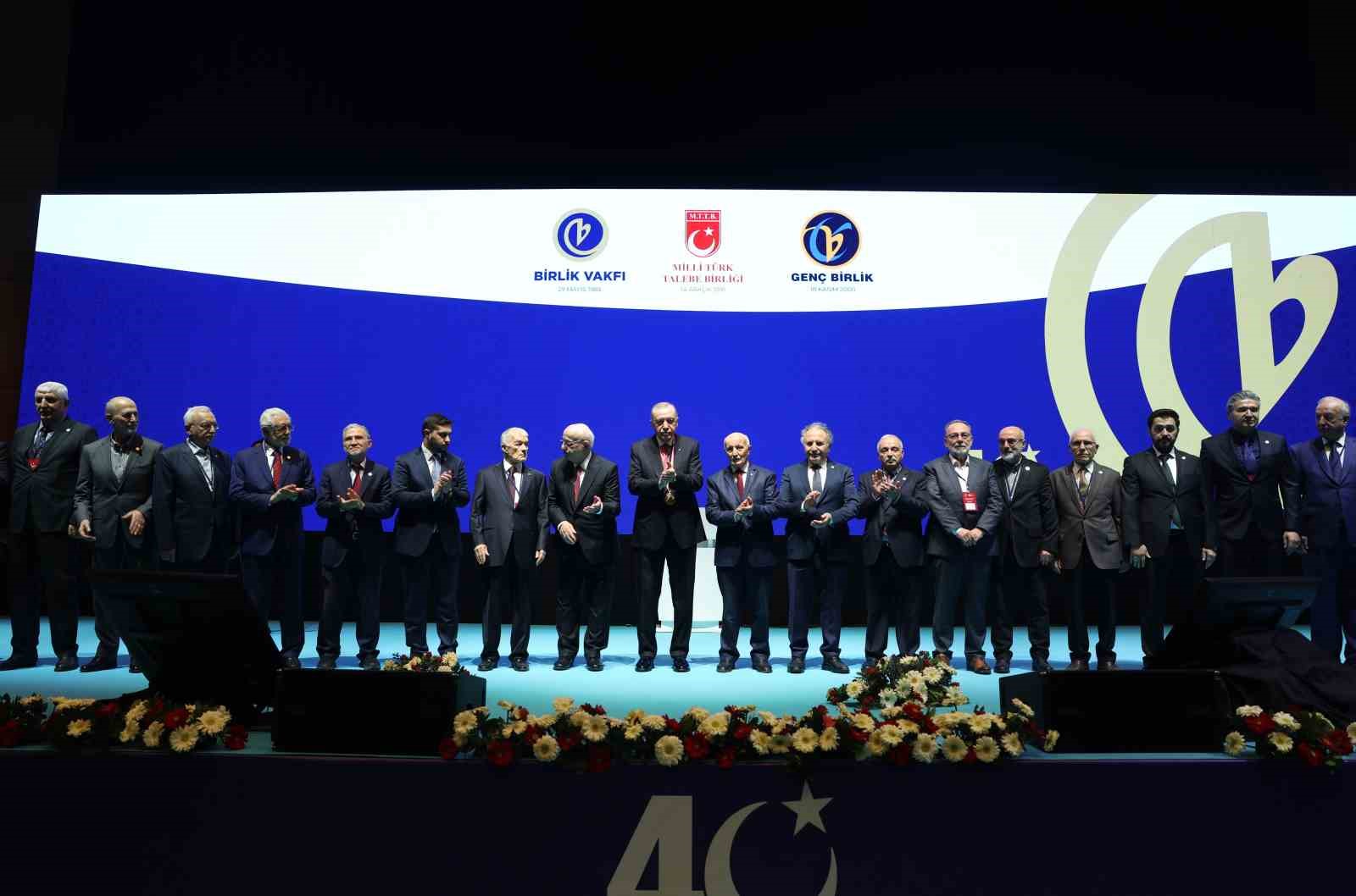 Cumhurbaşkanı Erdoğan: "Muhalefet bir avuç rant şebekesinin gündemine hapsoldu
