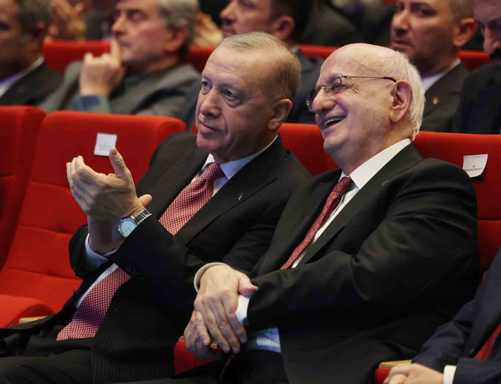 Cumhurbaşkanı Erdoğan: "Muhalefet bir avuç rant şebekesinin gündemine hapsoldu
