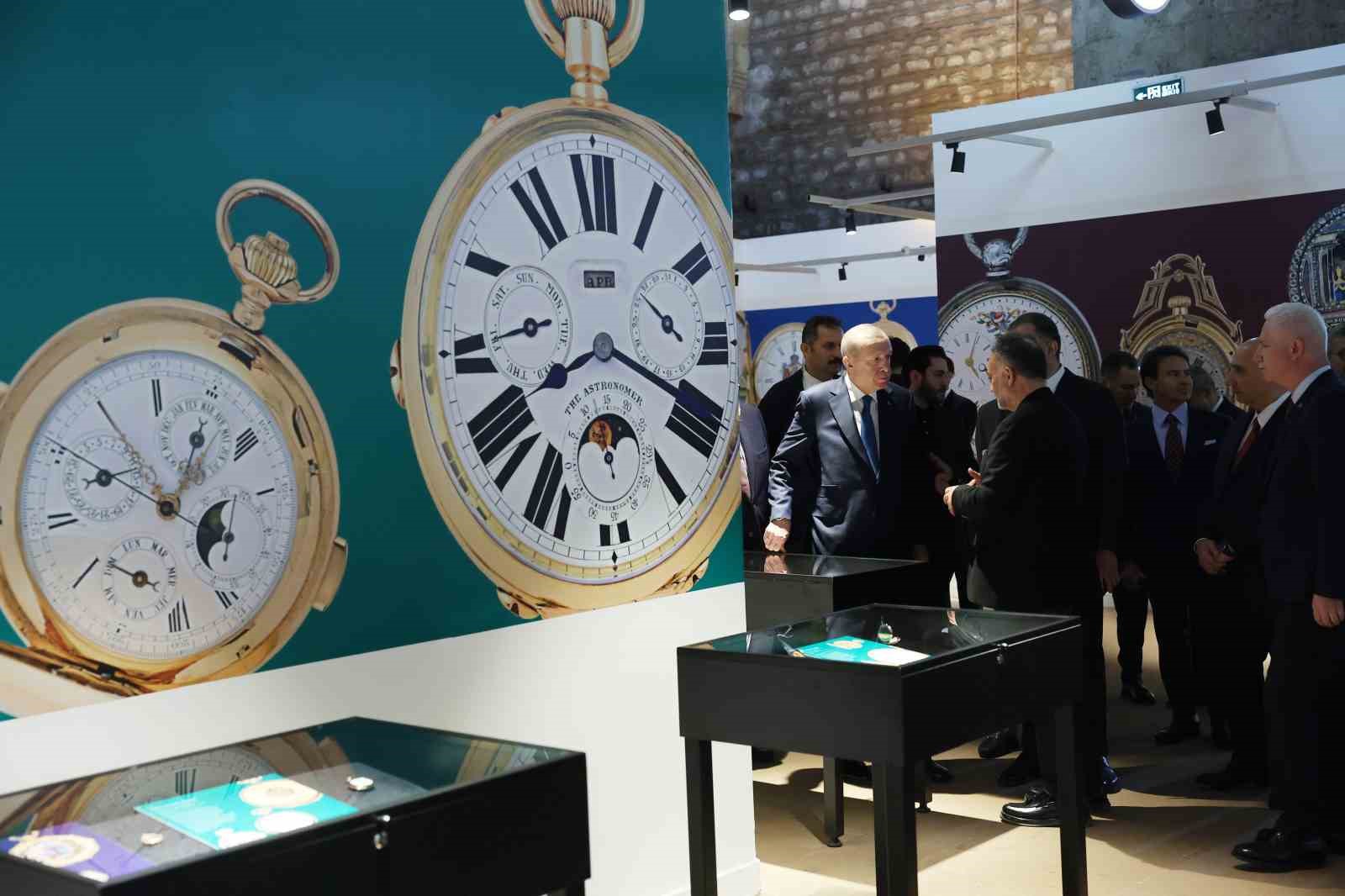 Cumhurbaşkanı Erdoğan, ‘Muhteşem Cep Saatleri Koleksiyonu’ sergisini gezdi
