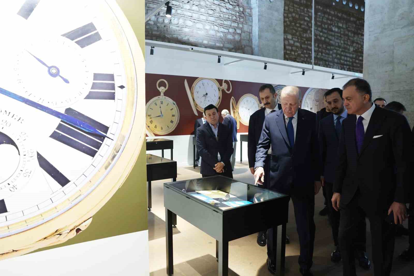 Cumhurbaşkanı Erdoğan, ‘Muhteşem Cep Saatleri Koleksiyonu’ sergisini gezdi
