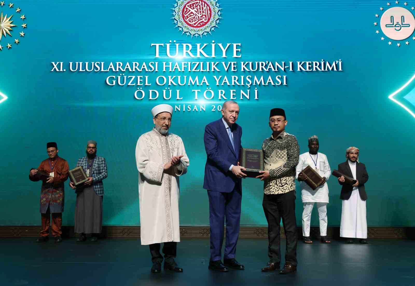 Cumhurbaşkanı Erdoğan: "Müslümanlar olarak zorlu ve sancılı bir dönemden geçiyoruz"
