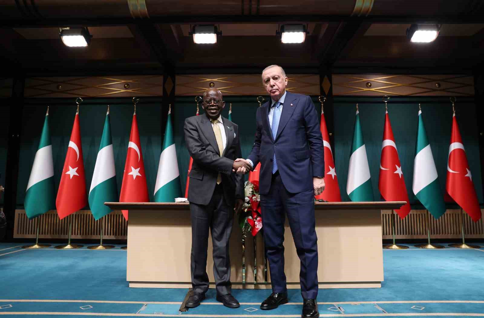 Cumhurbaşkanı Erdoğan: "Nijerya Cumhurbaşkanı Tinubu ile 5 milyar dolar ticaret hacmi hedefimize bağlılığımızı teyit ettik"
