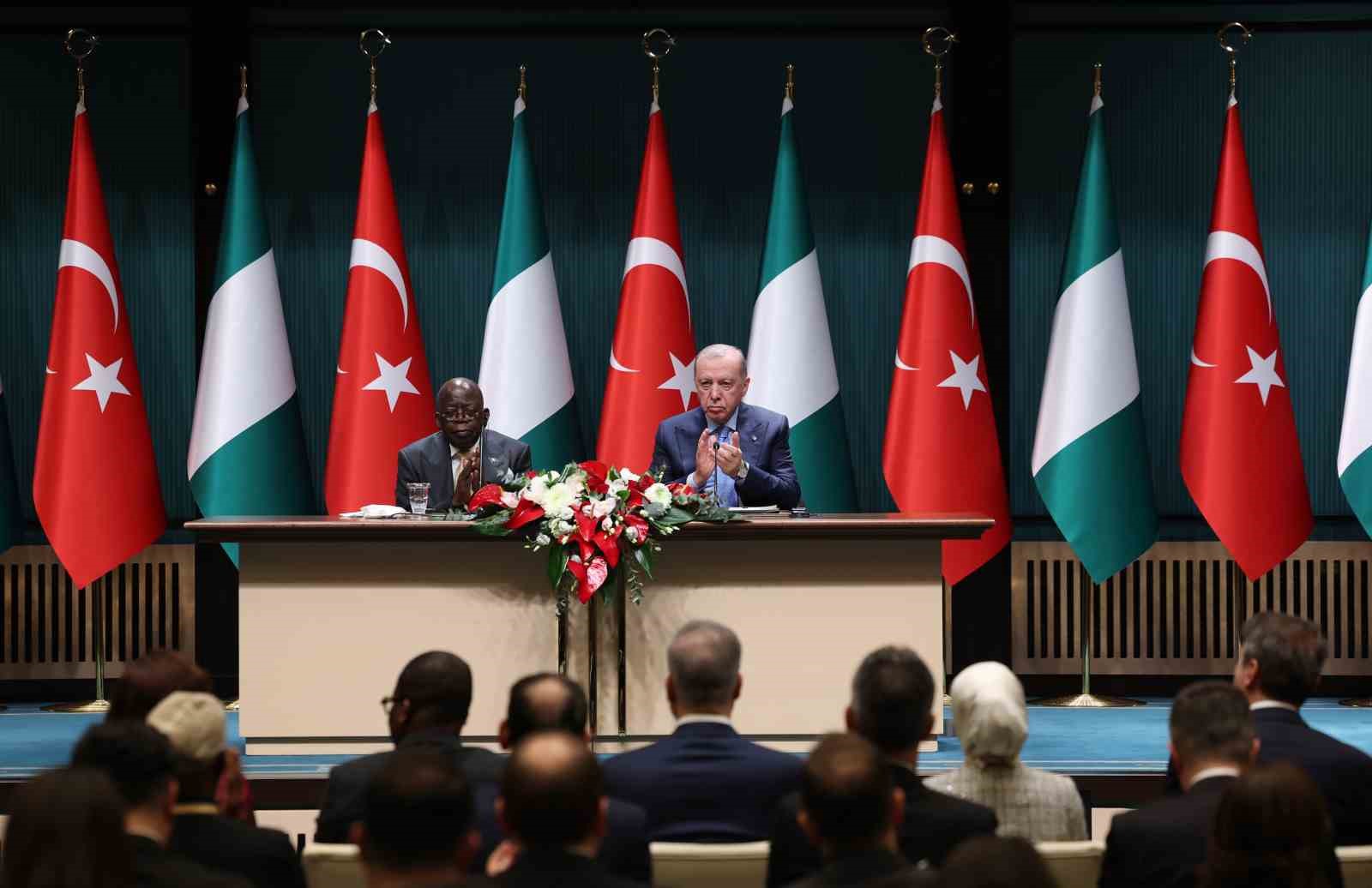 Cumhurbaşkanı Erdoğan: "Nijerya Cumhurbaşkanı Tinubu ile 5 milyar dolar ticaret hacmi hedefimize bağlılığımızı teyit ettik"
