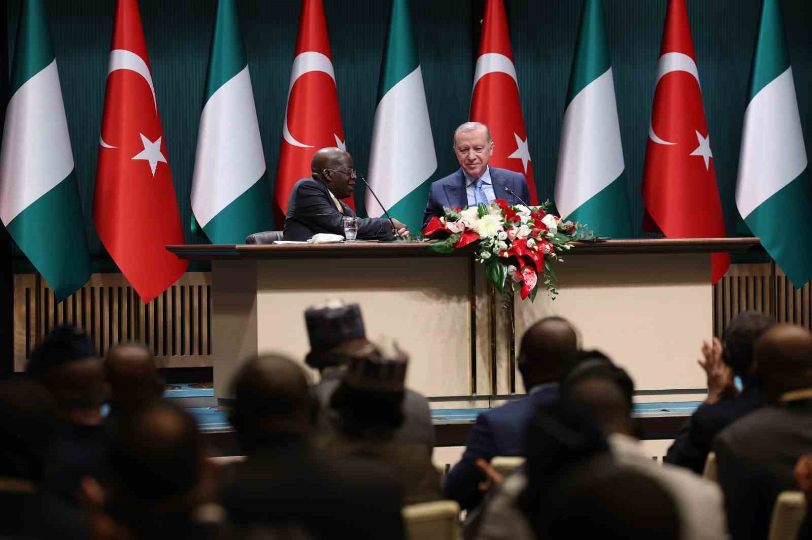 Cumhurbaşkanı Erdoğan: "Nijerya Cumhurbaşkanı Tinubu ile 5 milyar dolar ticaret hacmi hedefimize bağlılığımızı teyit ettik"
