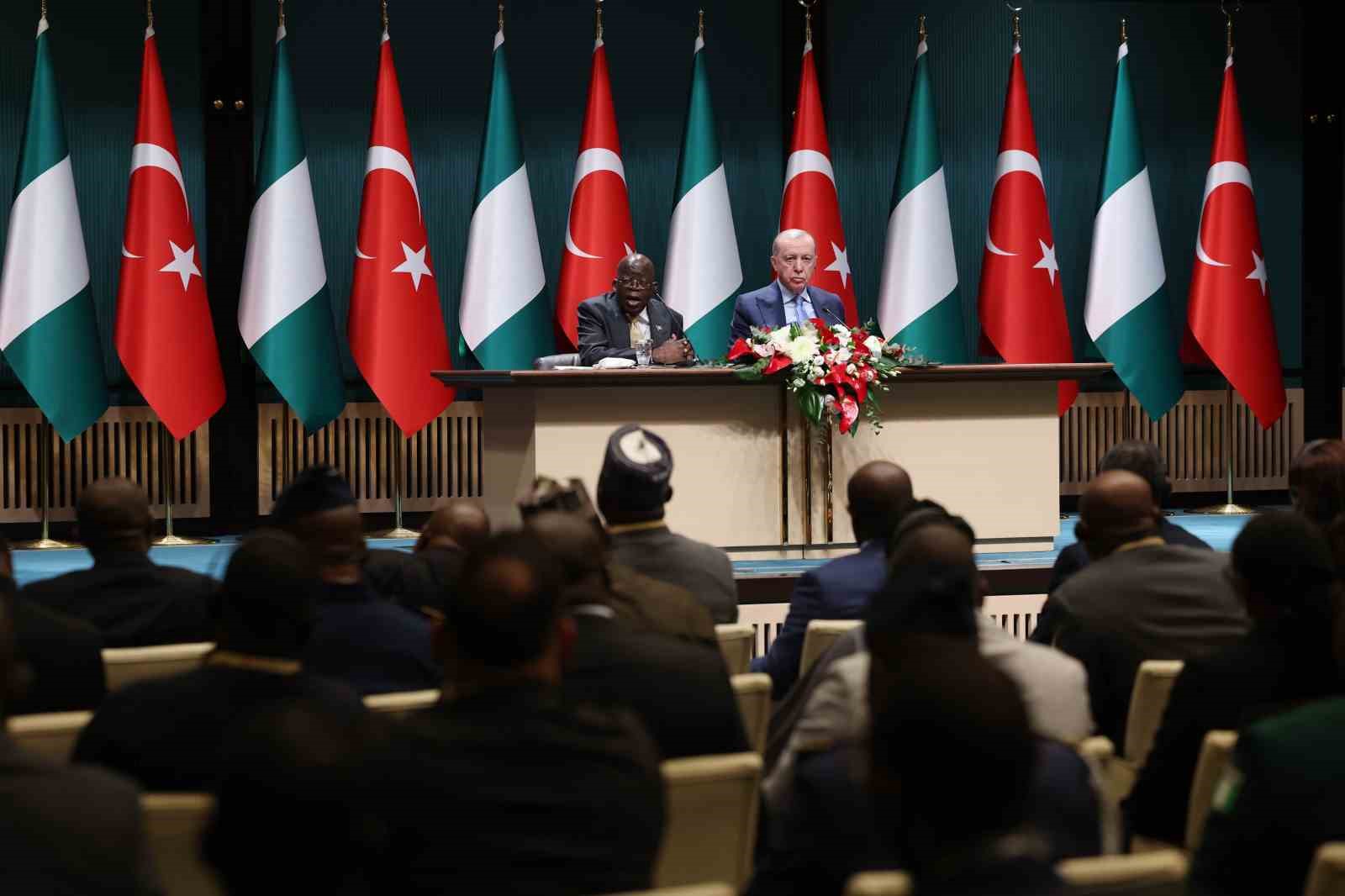 Cumhurbaşkanı Erdoğan: "Nijerya Cumhurbaşkanı Tinubu ile 5 milyar dolar ticaret hacmi hedefimize bağlılığımızı teyit ettik"
