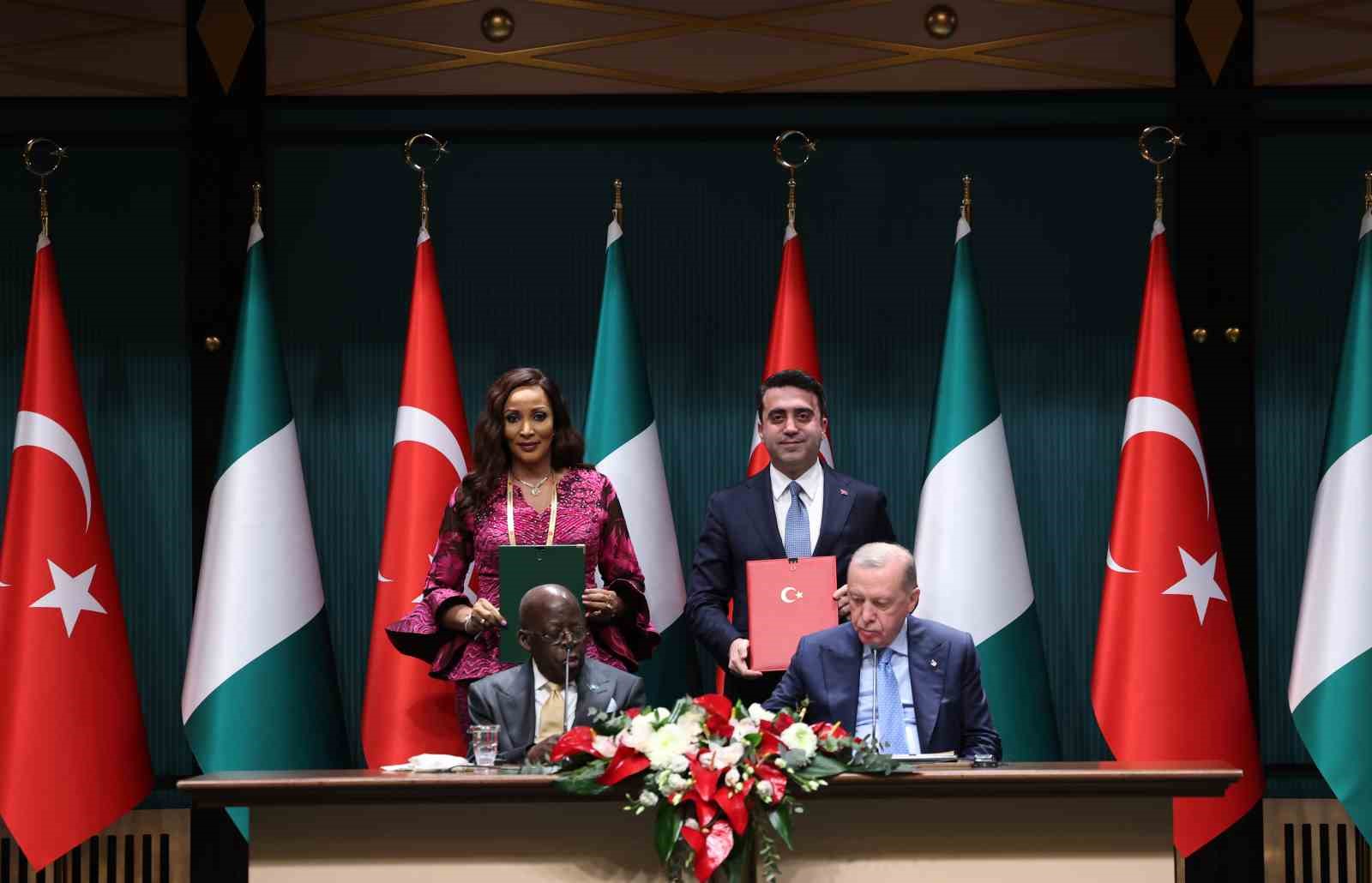Cumhurbaşkanı Erdoğan: "Nijerya Cumhurbaşkanı Tinubu ile 5 milyar dolar ticaret hacmi hedefimize bağlılığımızı teyit ettik"
