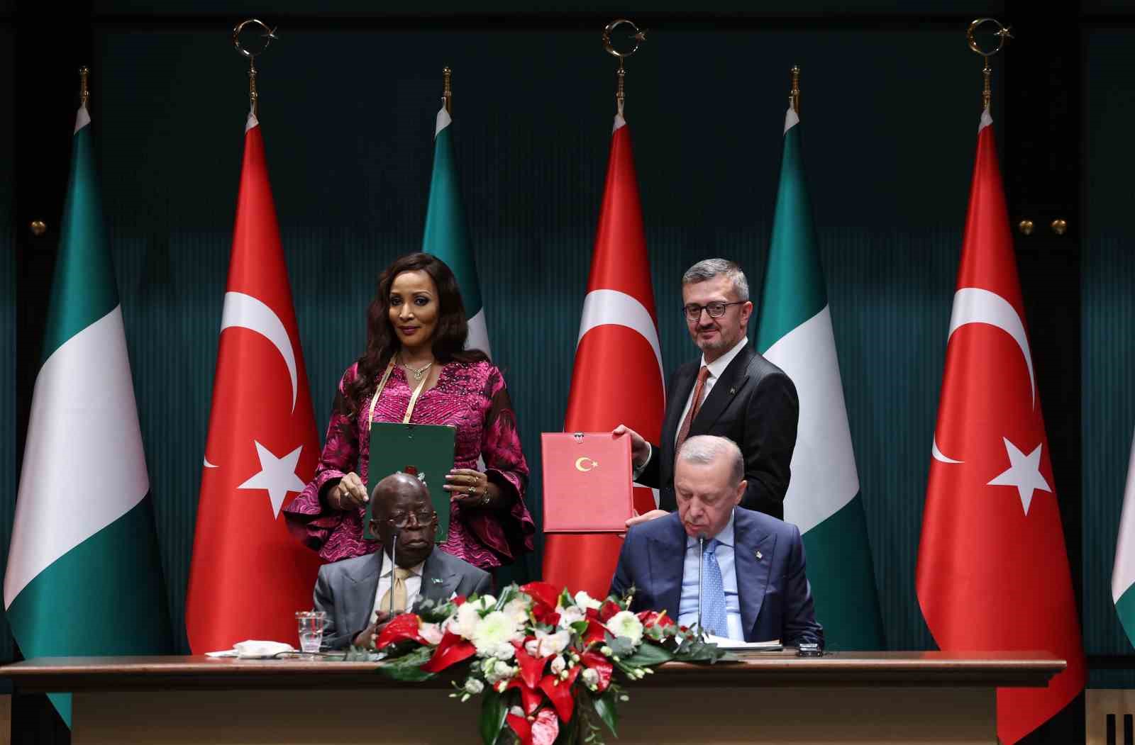 Cumhurbaşkanı Erdoğan: "Nijerya Cumhurbaşkanı Tinubu ile 5 milyar dolar ticaret hacmi hedefimize bağlılığımızı teyit ettik"
