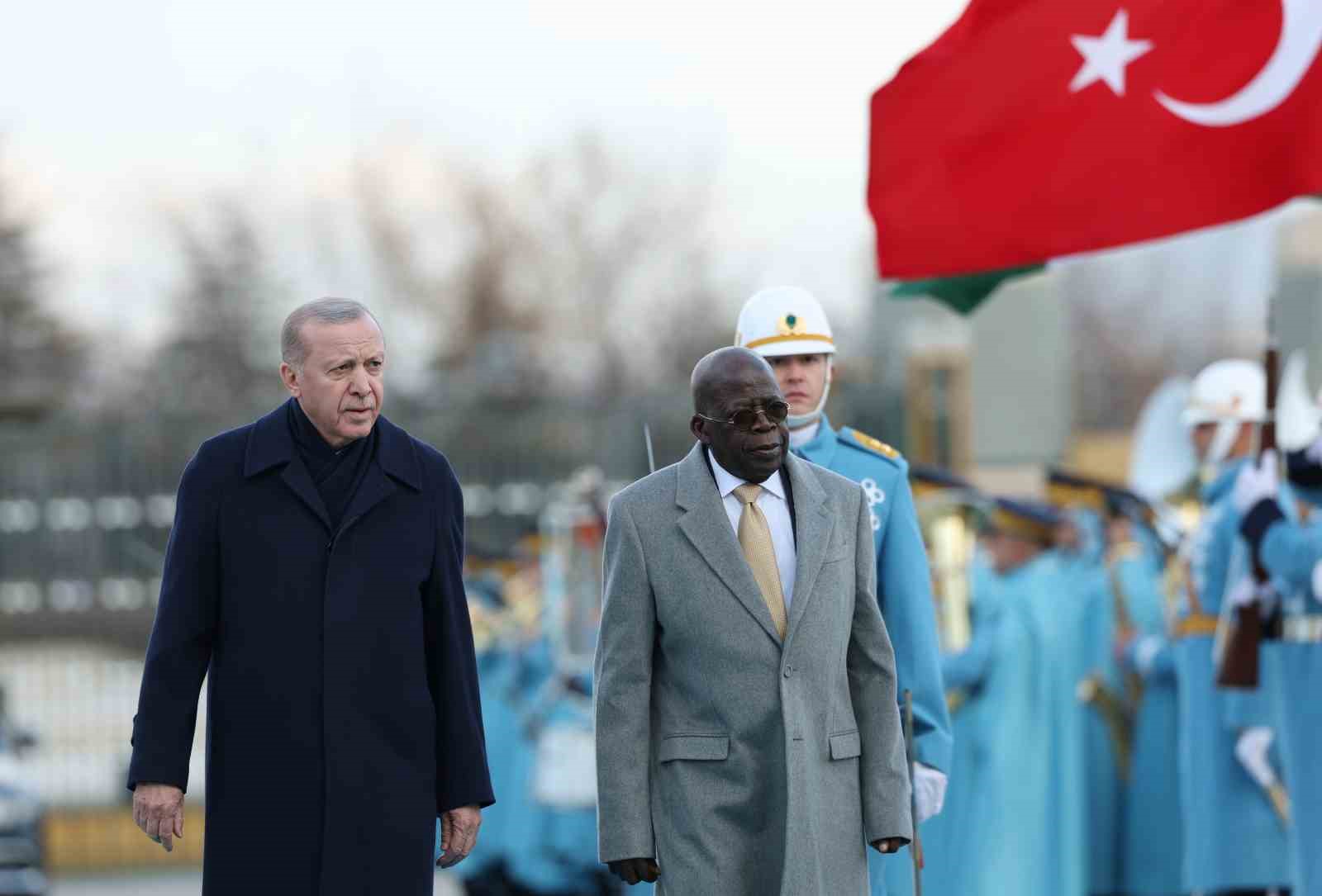 Cumhurbaşkanı Erdoğan, Nijerya Cumhurbaşkanı Tinubu’yu törenle karşıladı
